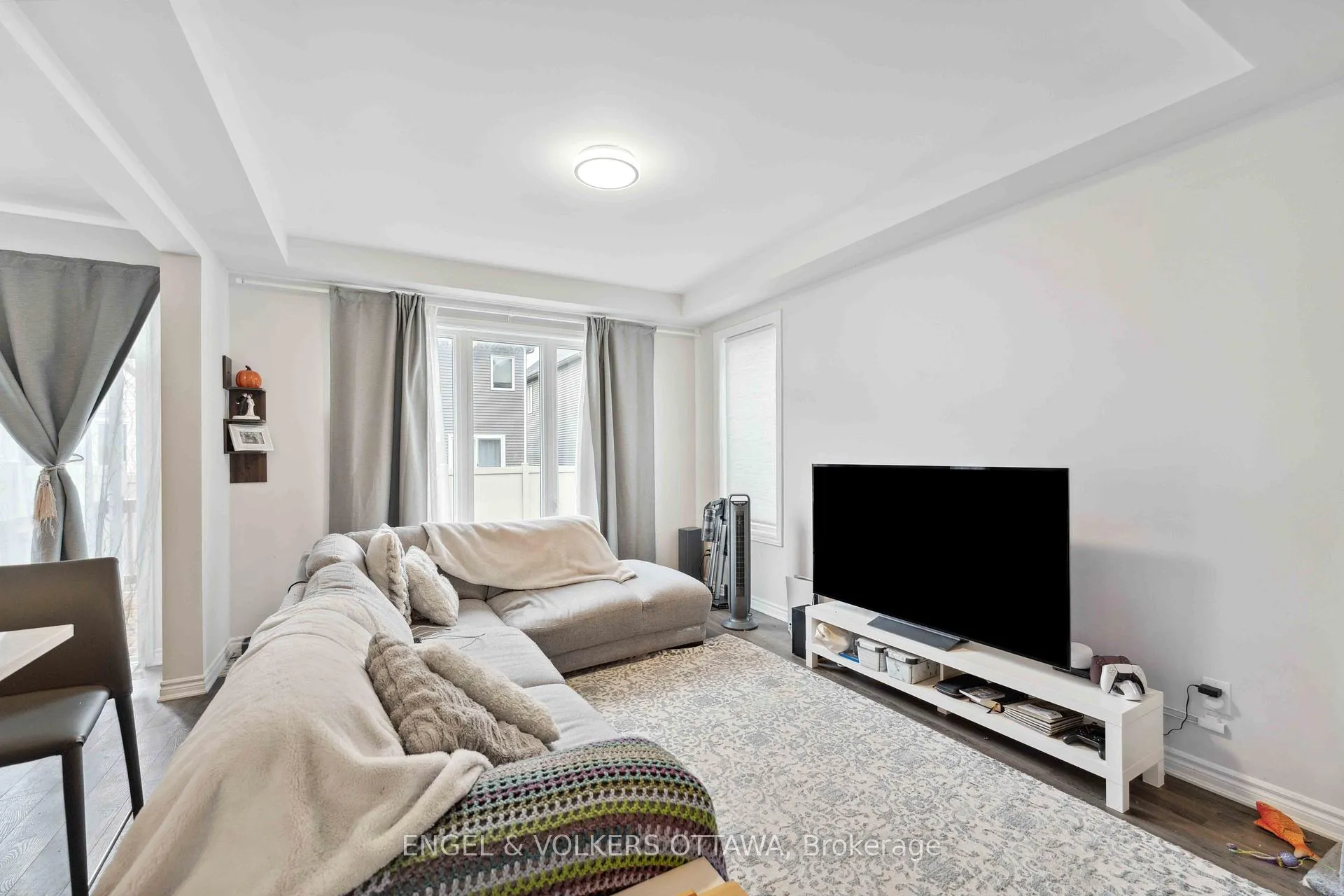 Photo 10 of 2283 Watercolours Way, Ottawa, Barrhaven - Half Moon Bay — HOMEH