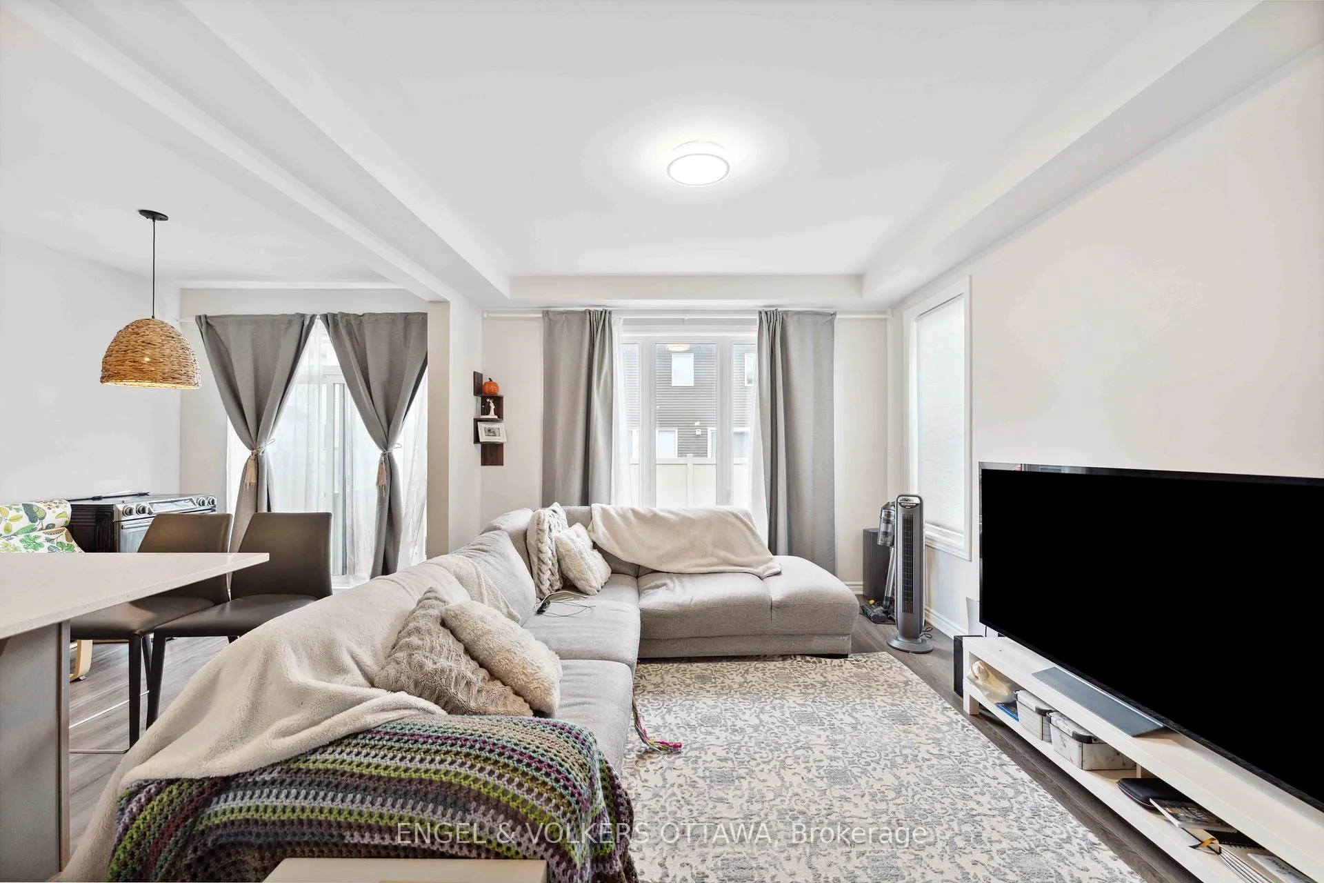 Photo 12 of 2283 Watercolours Way, Ottawa, Barrhaven - Half Moon Bay — HOMEH
