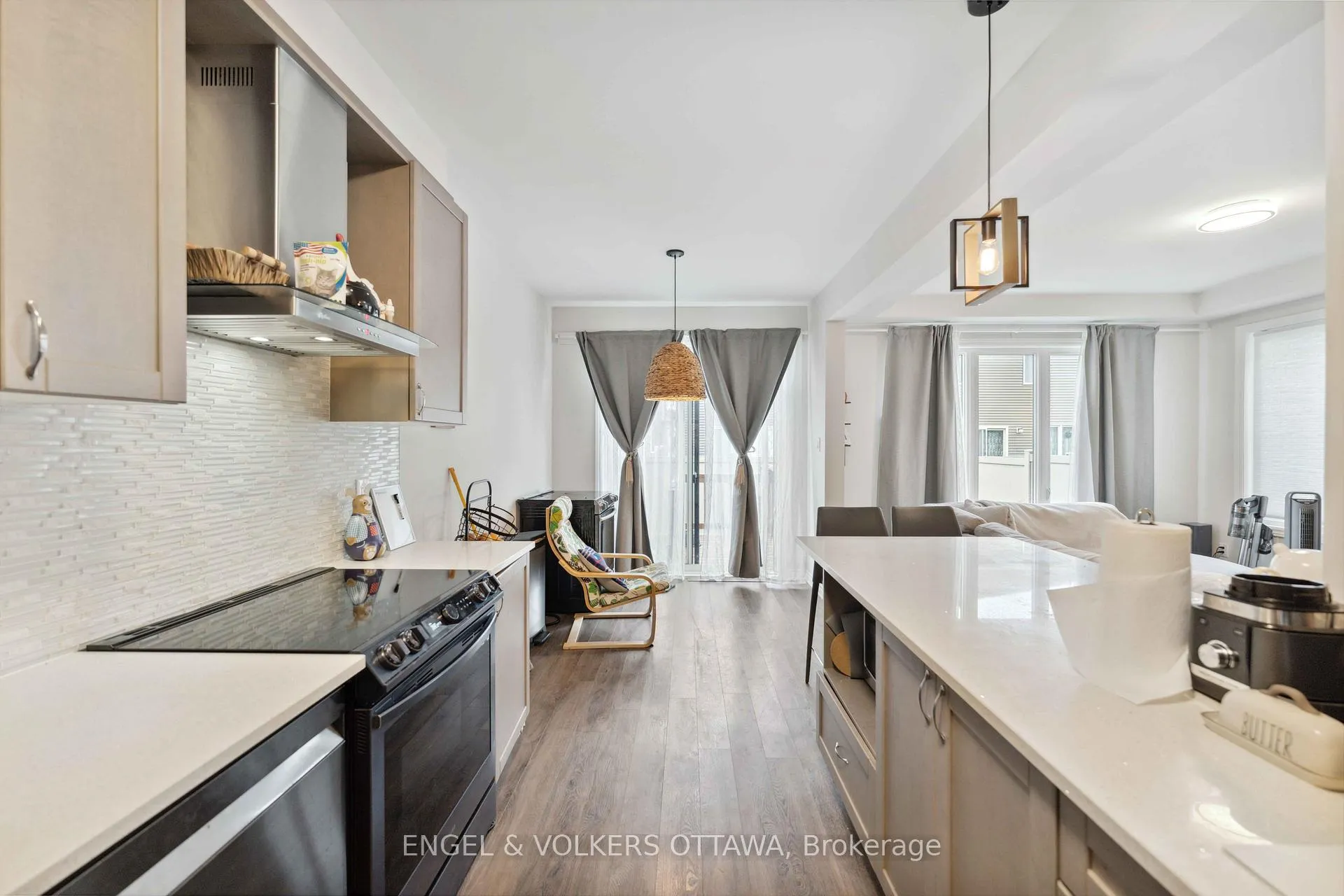Photo 23 of 2283 Watercolours Way, Ottawa, Barrhaven - Half Moon Bay — HOMEH
