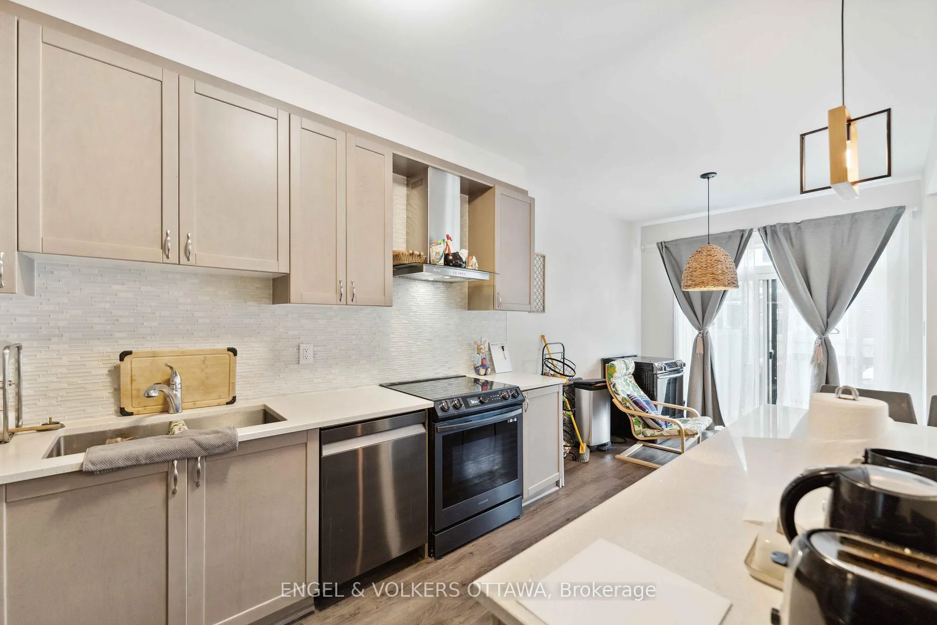 Photo 24 of 2283 Watercolours Way, Ottawa, Barrhaven - Half Moon Bay — HOMEH