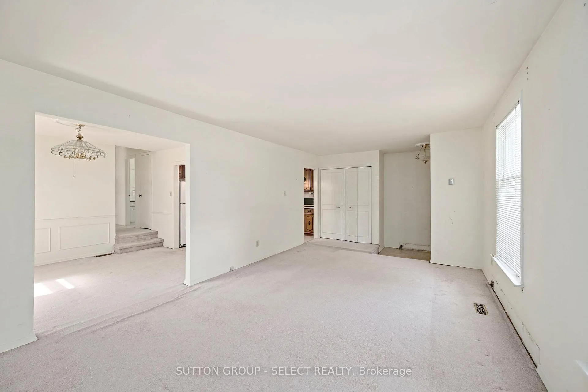 Photo 10 of 661 Grenfell Drive, London, North C — HOMEH