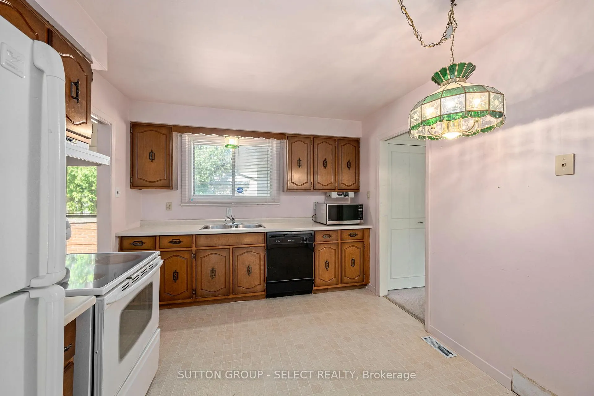 Photo 15 of 661 Grenfell Drive, London, North C — HOMEH