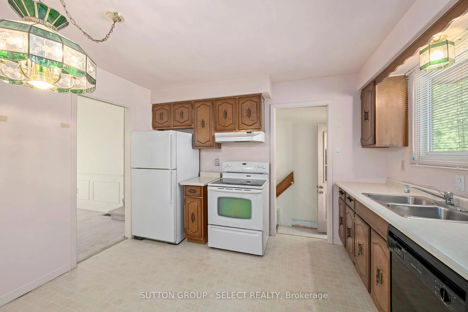 Photo 16 of 661 Grenfell Drive, London, North C — HOMEH