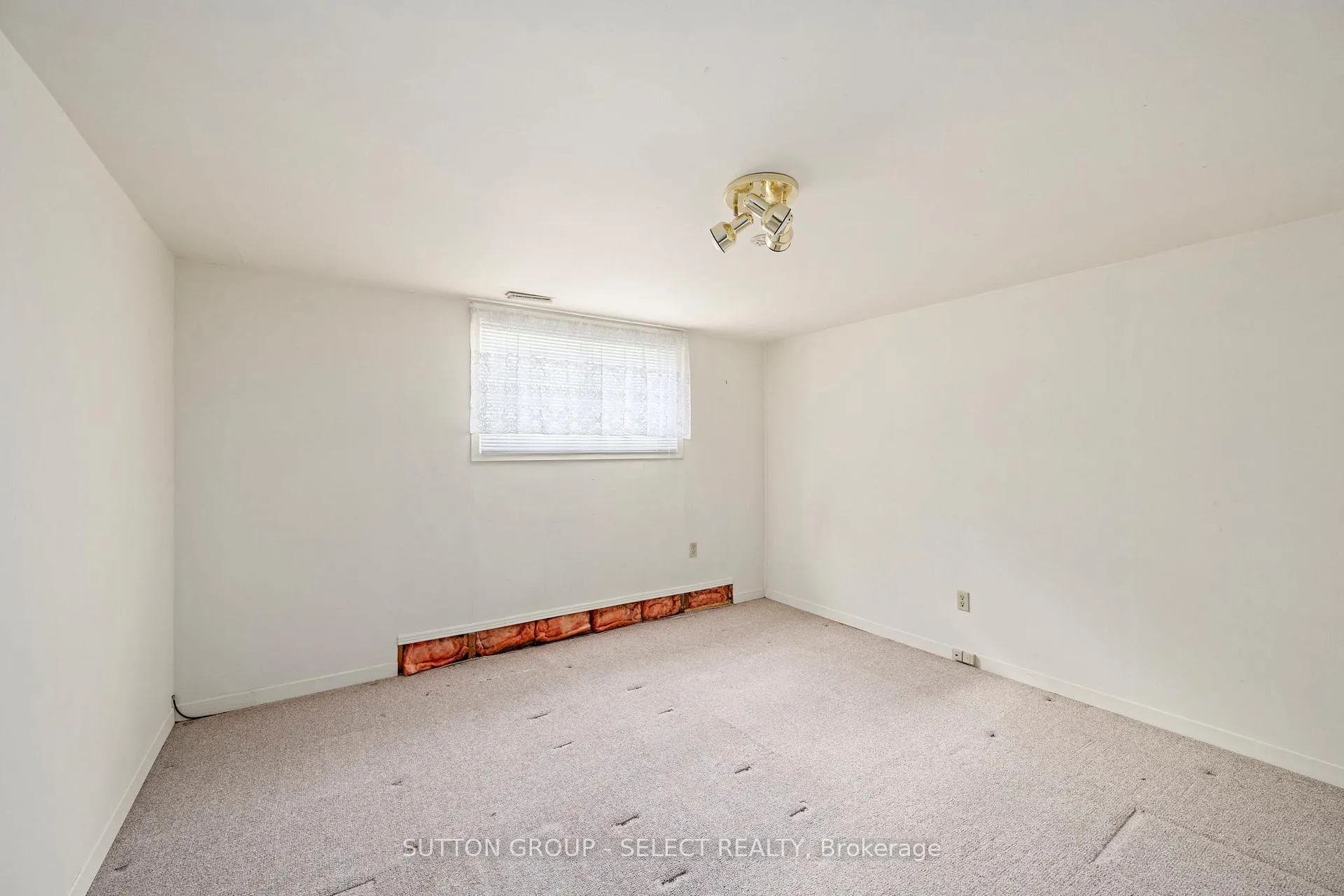 Photo 23 of 661 Grenfell Drive, London, North C — HOMEH