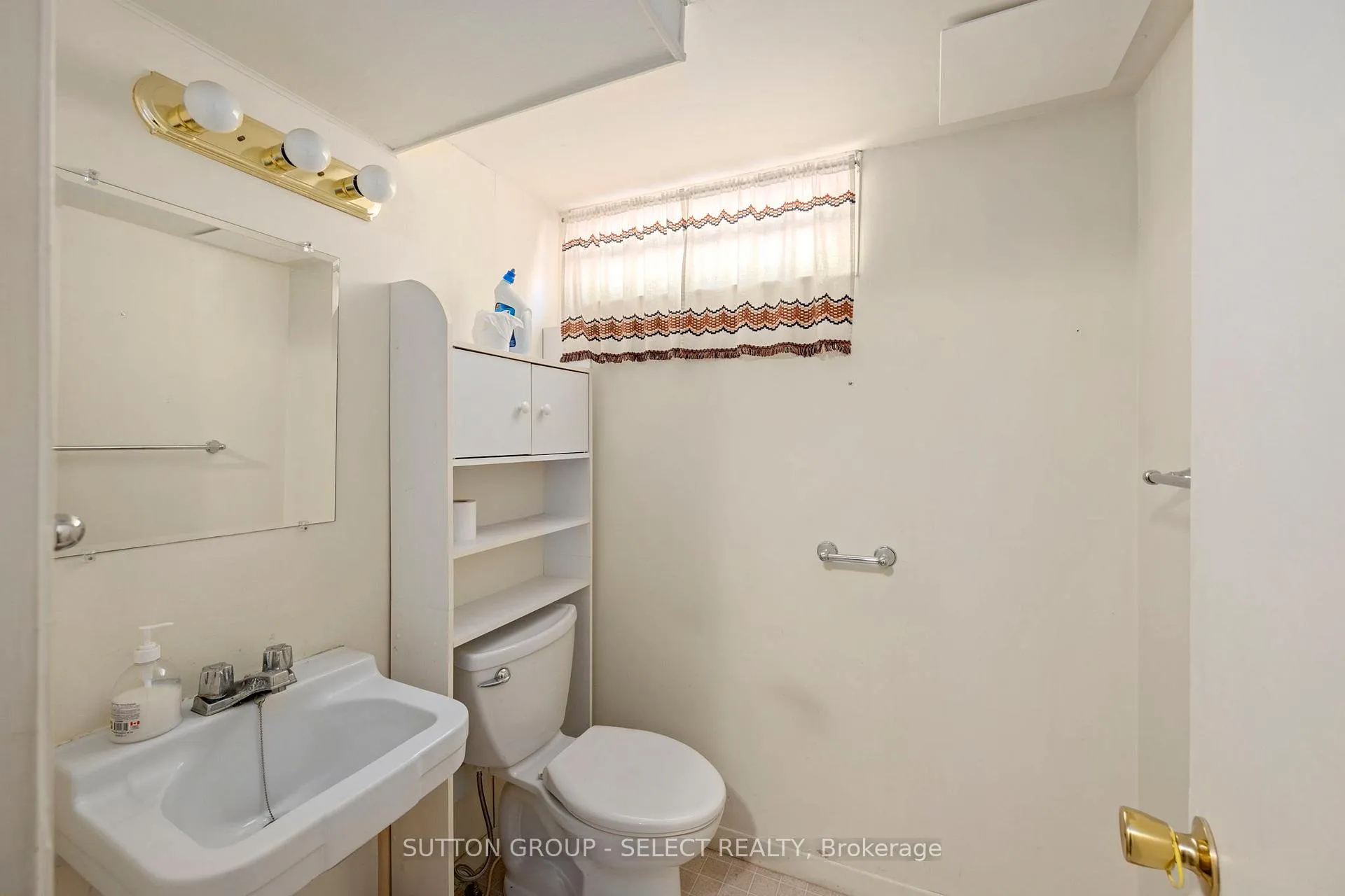 Photo 25 of 661 Grenfell Drive, London, North C — HOMEH