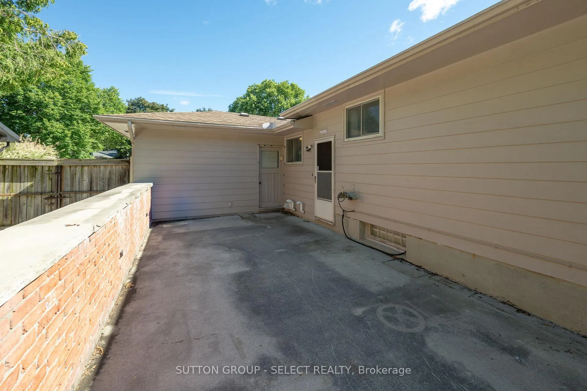 Photo 33 of 661 Grenfell Drive, London, North C — HOMEH