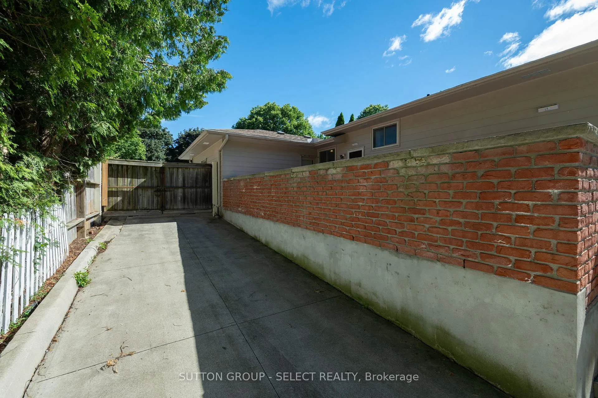 Photo 34 of 661 Grenfell Drive, London, North C — HOMEH