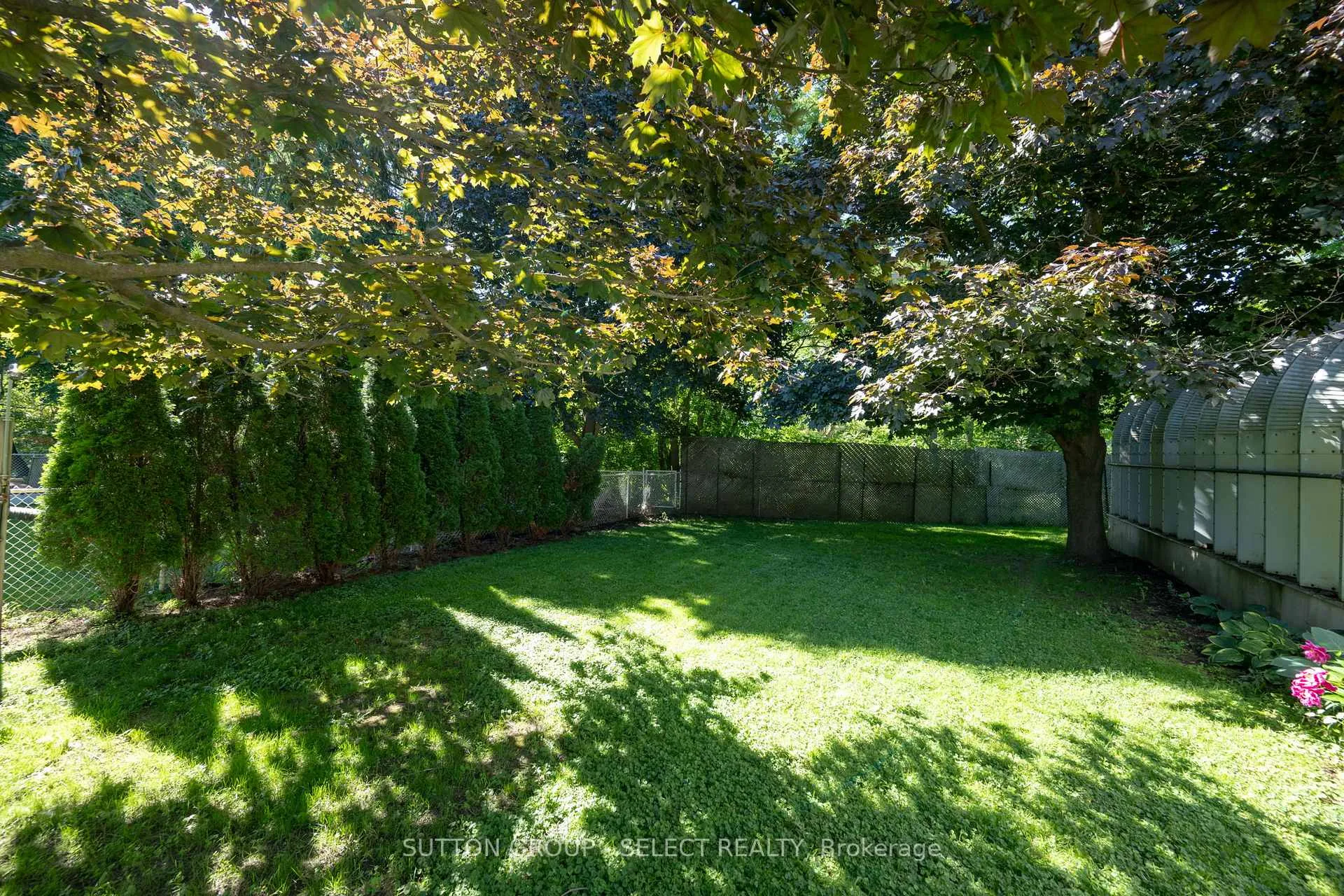 Photo 37 of 661 Grenfell Drive, London, North C — HOMEH