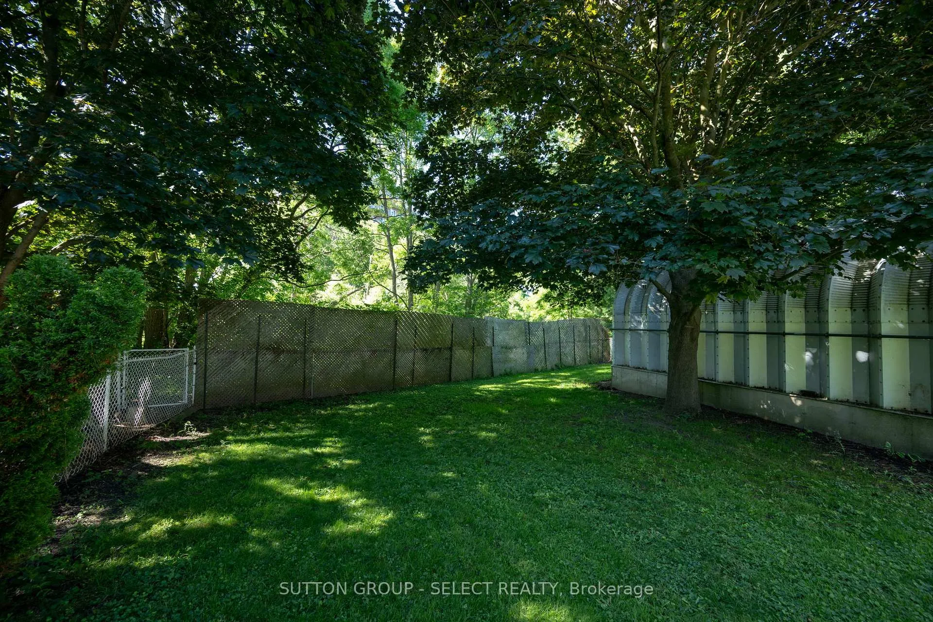 Photo 38 of 661 Grenfell Drive, London, North C — HOMEH