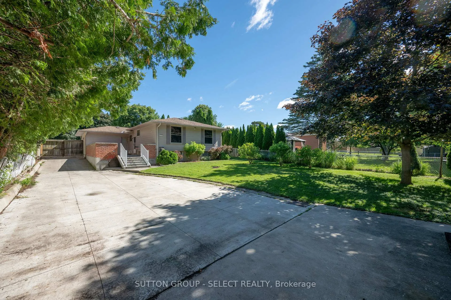 Photo 39 of 661 Grenfell Drive, London, North C — HOMEH