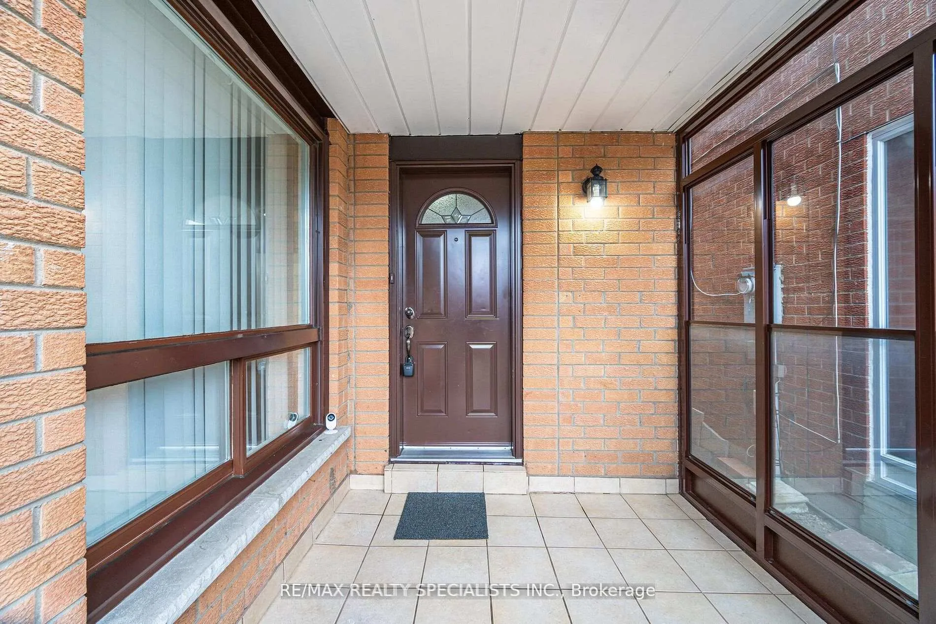 Photo 2 of 8 New Seabury Drive, Vaughan, Glen Shields — HOMEH