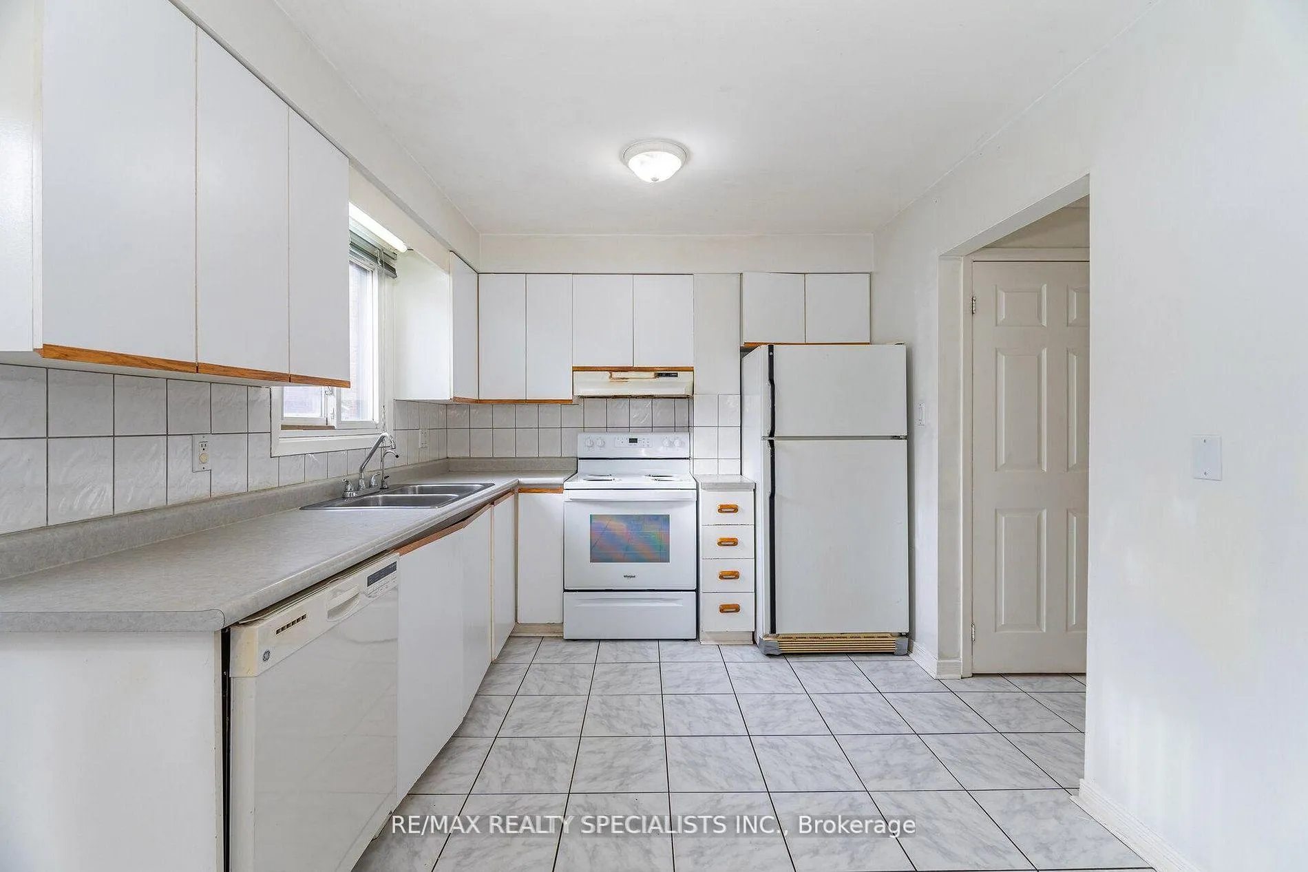 Photo 5 of 8 New Seabury Drive, Vaughan, Glen Shields — HOMEH