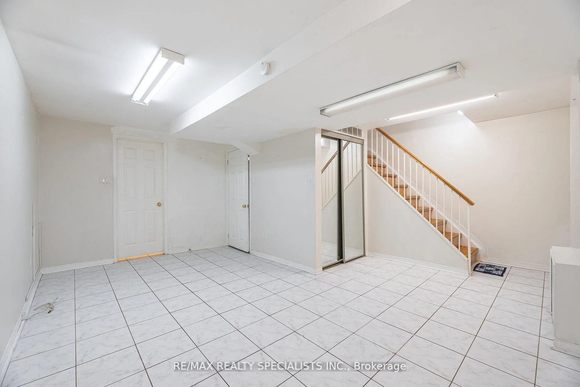 Photo 12 of 8 New Seabury Drive, Vaughan, Glen Shields — HOMEH
