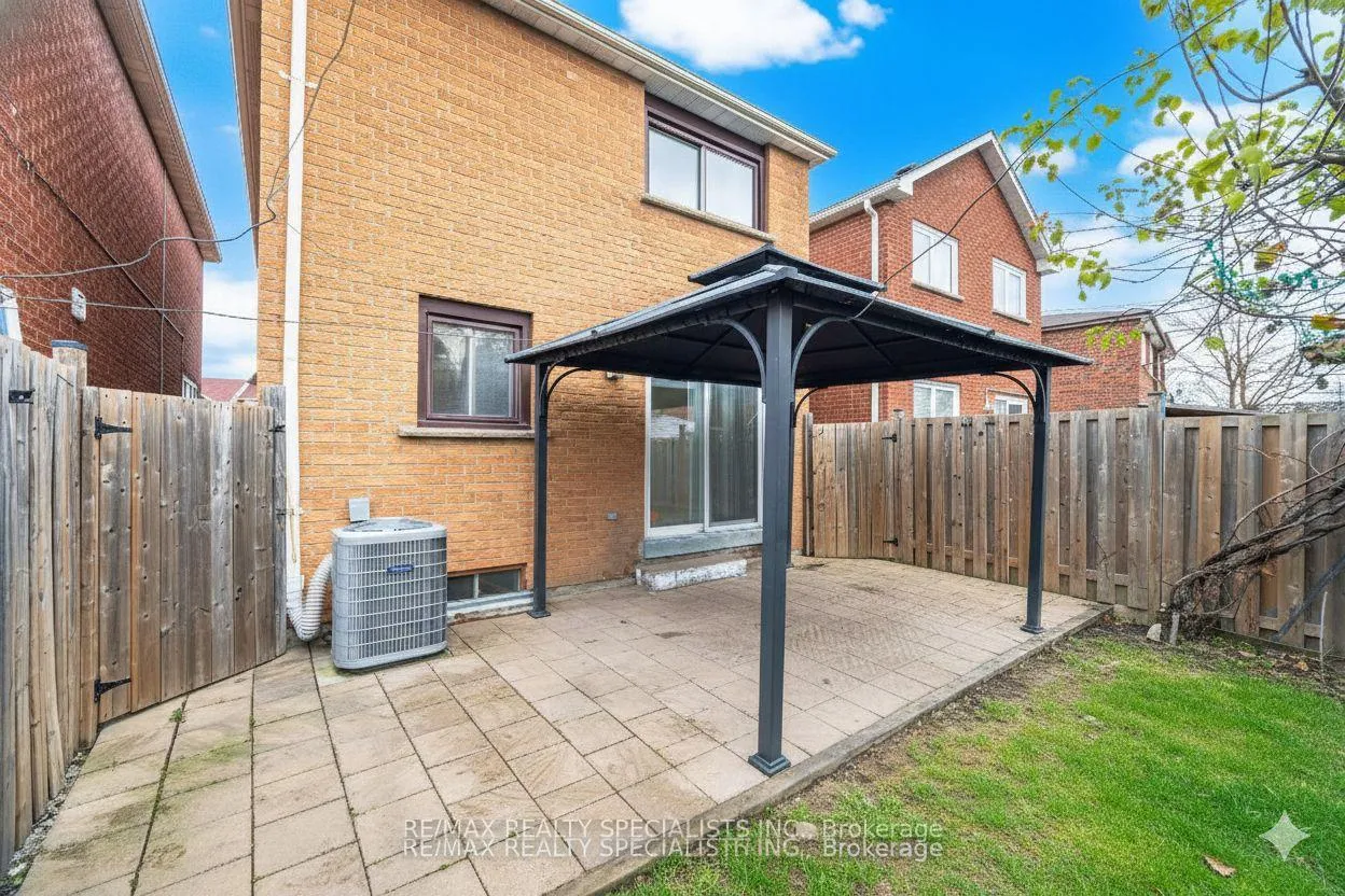 Photo 16 of 8 New Seabury Drive, Vaughan, Glen Shields — HOMEH