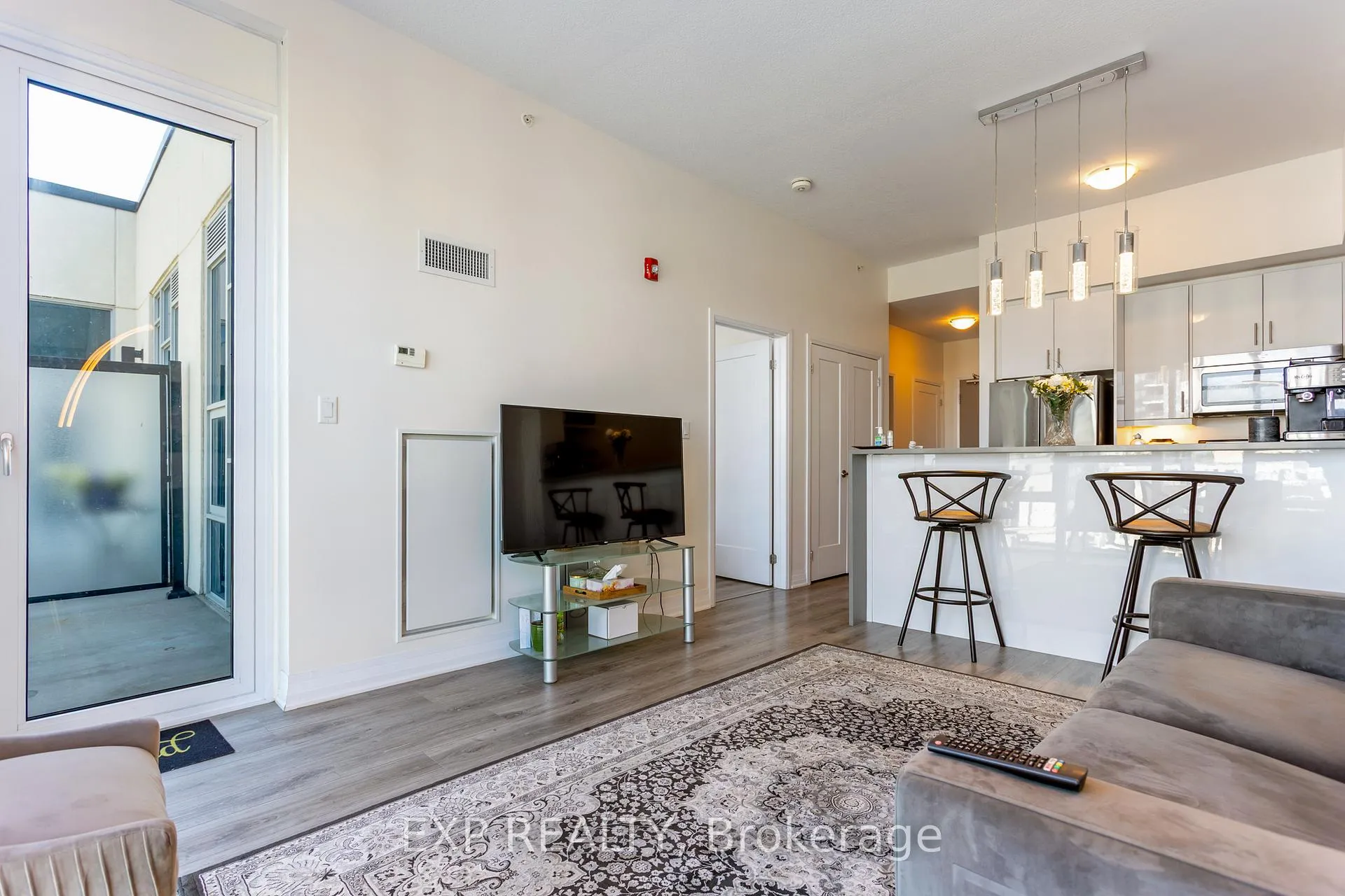Photo 4 of Unit 504, 10 Concord Place, Grimsby, Grimsby Beach — HOMEH