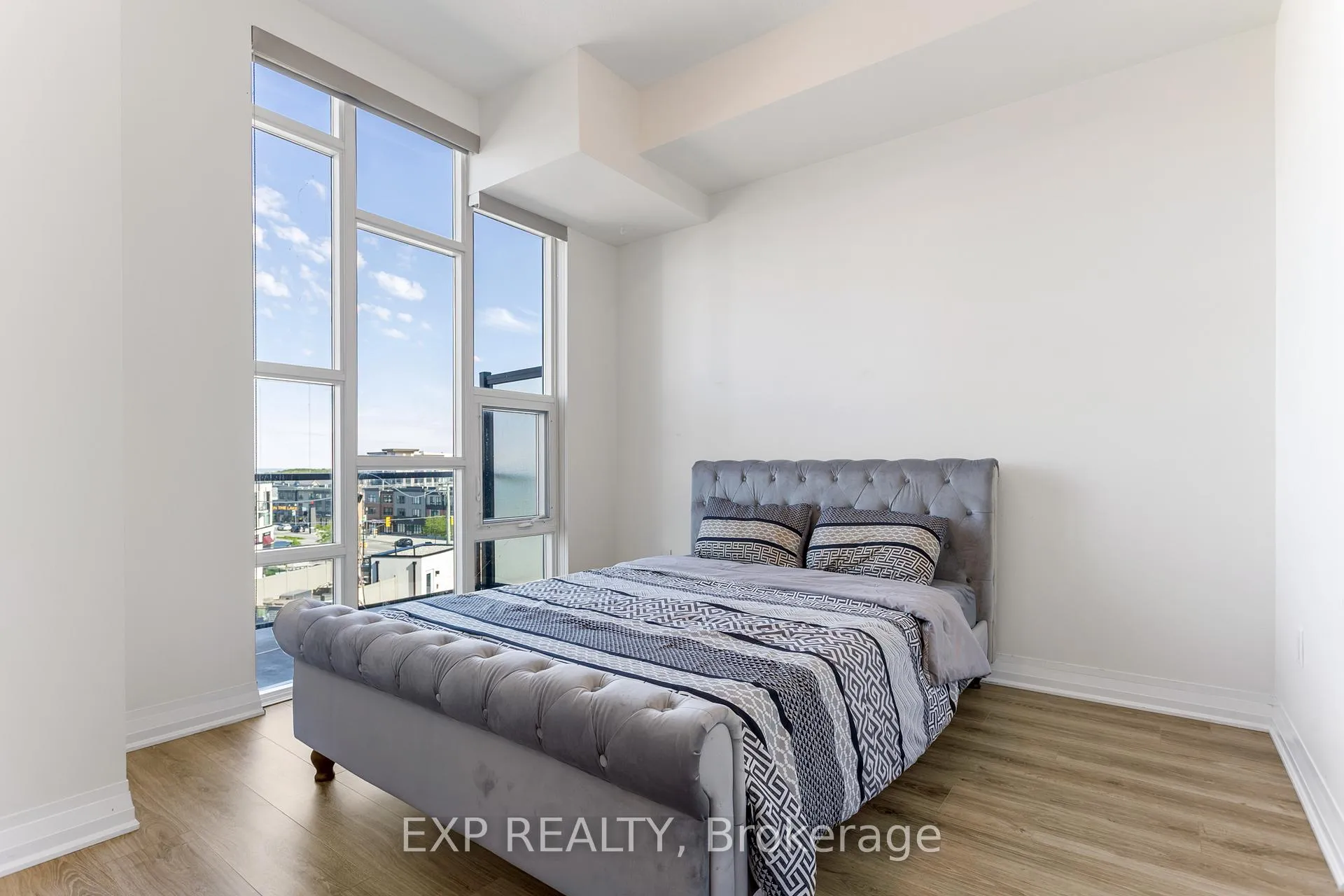 Photo 8 of Unit 504, 10 Concord Place, Grimsby, Grimsby Beach — HOMEH