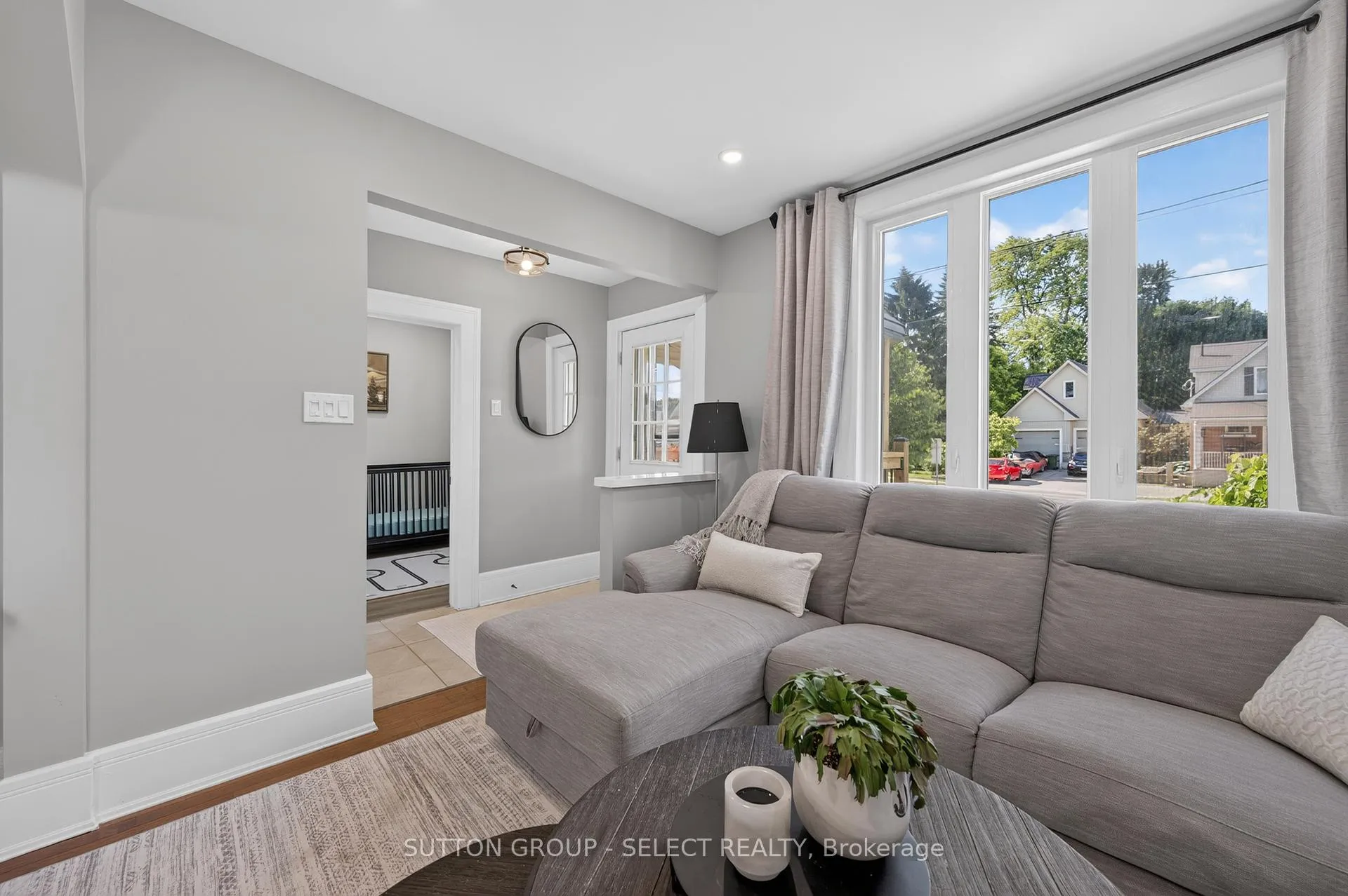 Photo 3 of 152 Elm Street, St. Thomas — HOMEH