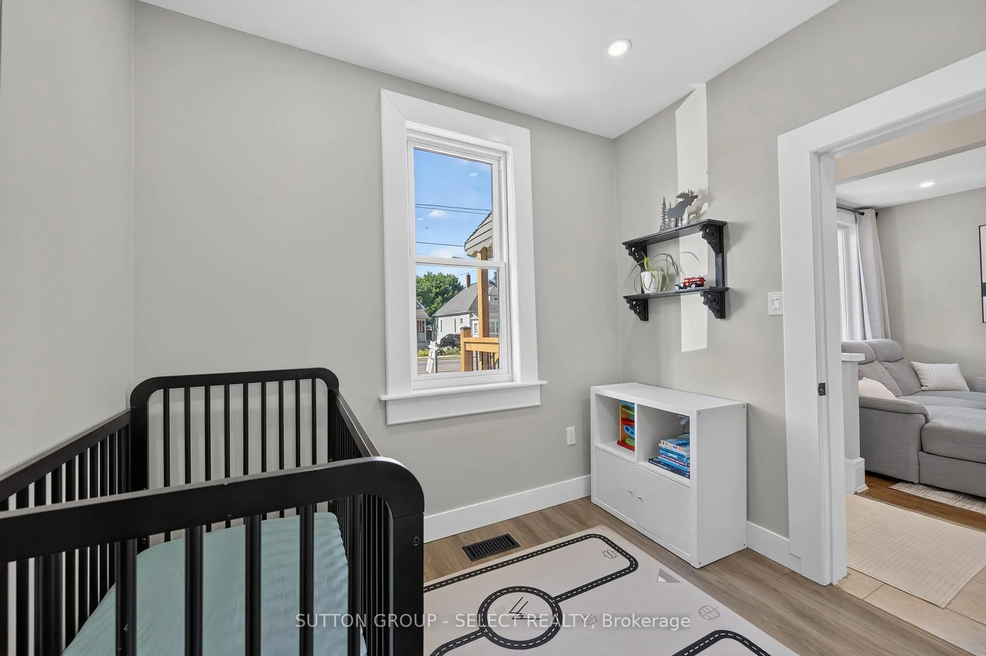 Photo 14 of 152 Elm Street, St. Thomas — HOMEH