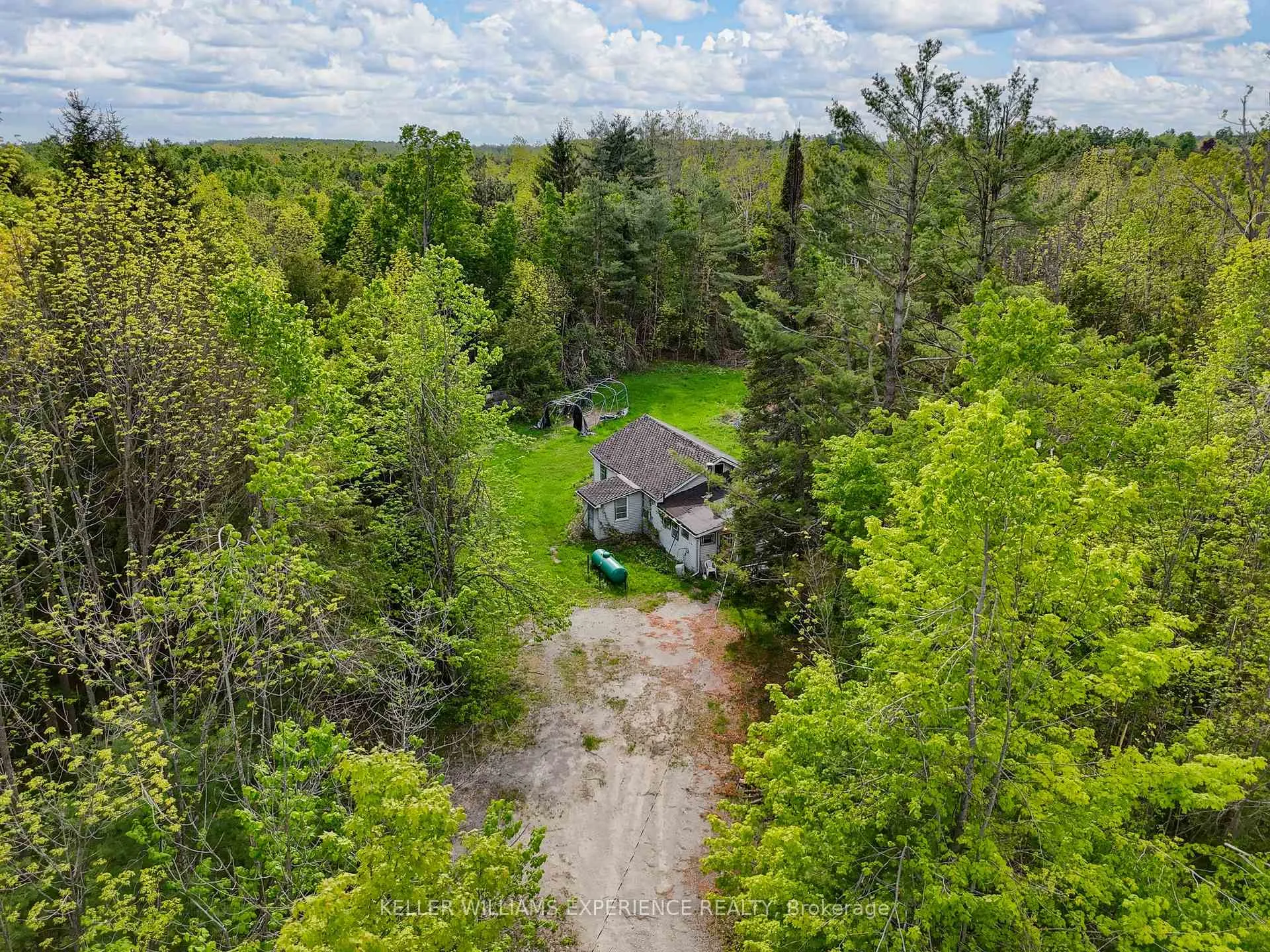 Photo 18 of 552 10 Line S, Oro-Medonte, Hawkestone — HOMEH
