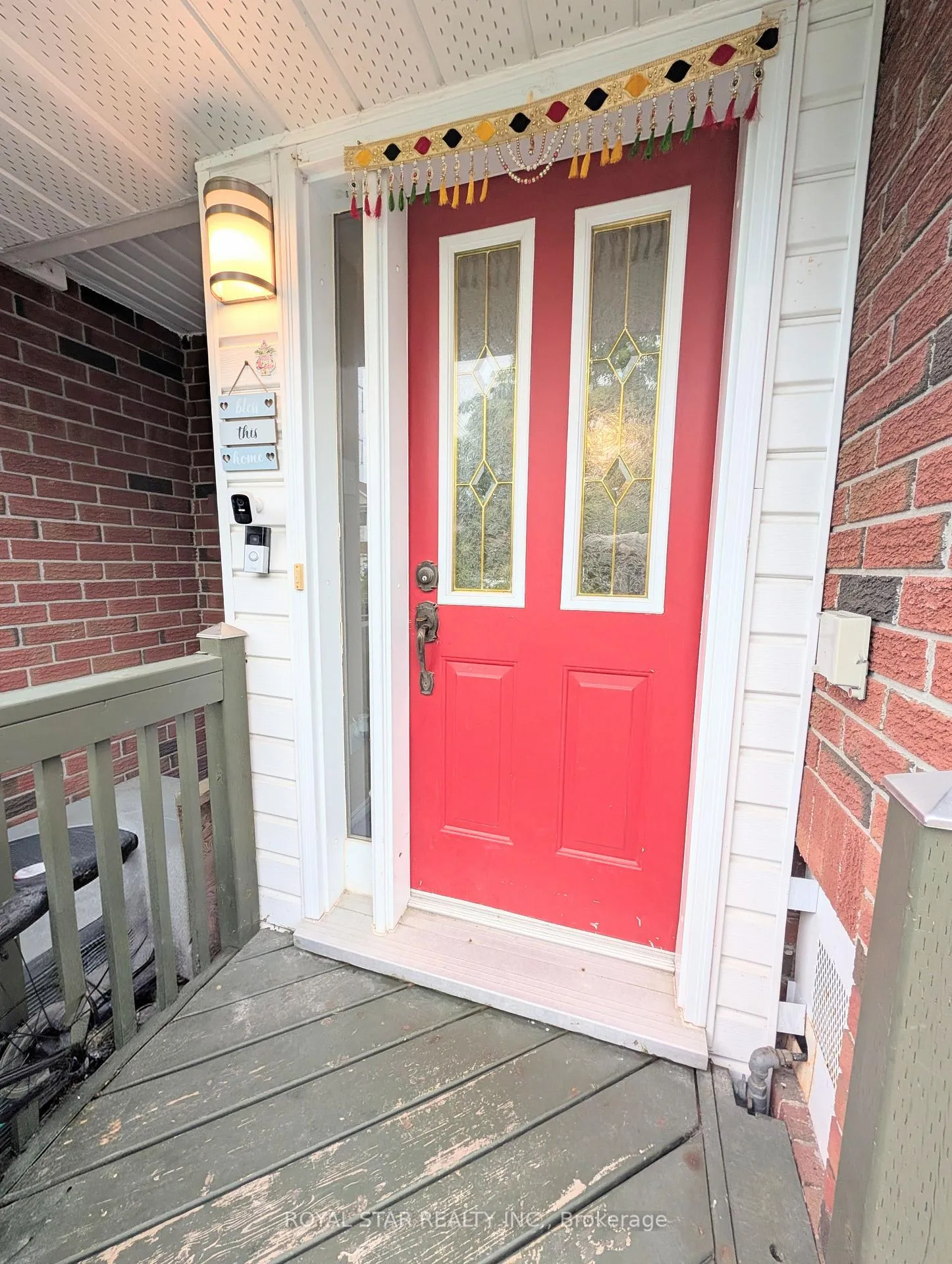 Photo 3 of 38 Springcreek Crescent, Ottawa, Kanata - Bridlewood — HOMEH