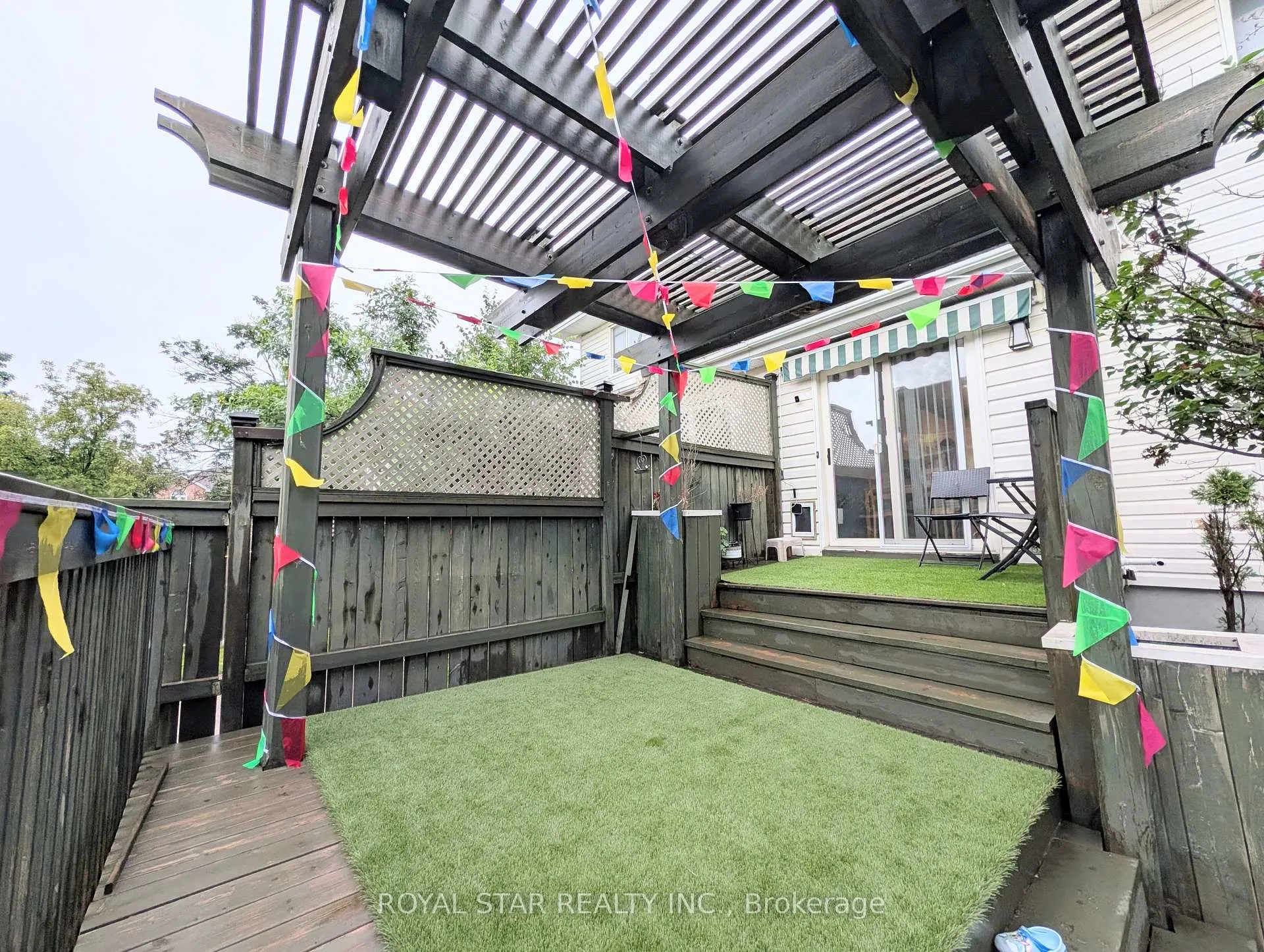 Photo 25 of 38 Springcreek Crescent, Ottawa, Kanata - Bridlewood — HOMEH