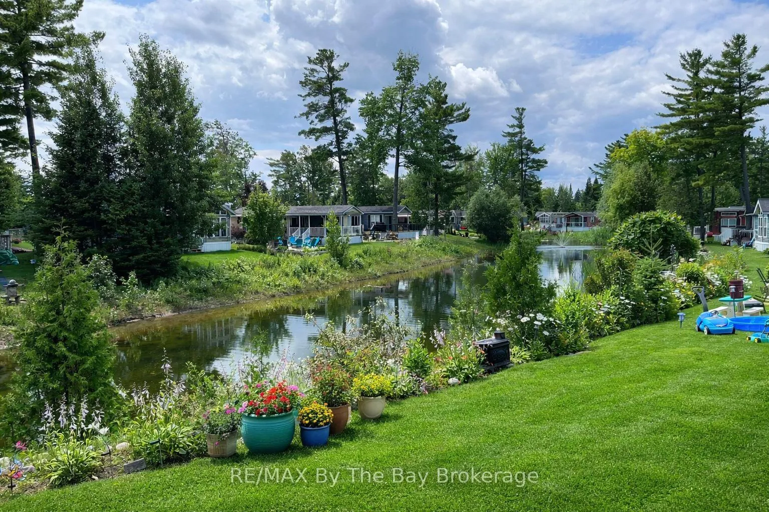 Photo 3 of 15 Kenora Trail, Wasaga Beach — HOMEH