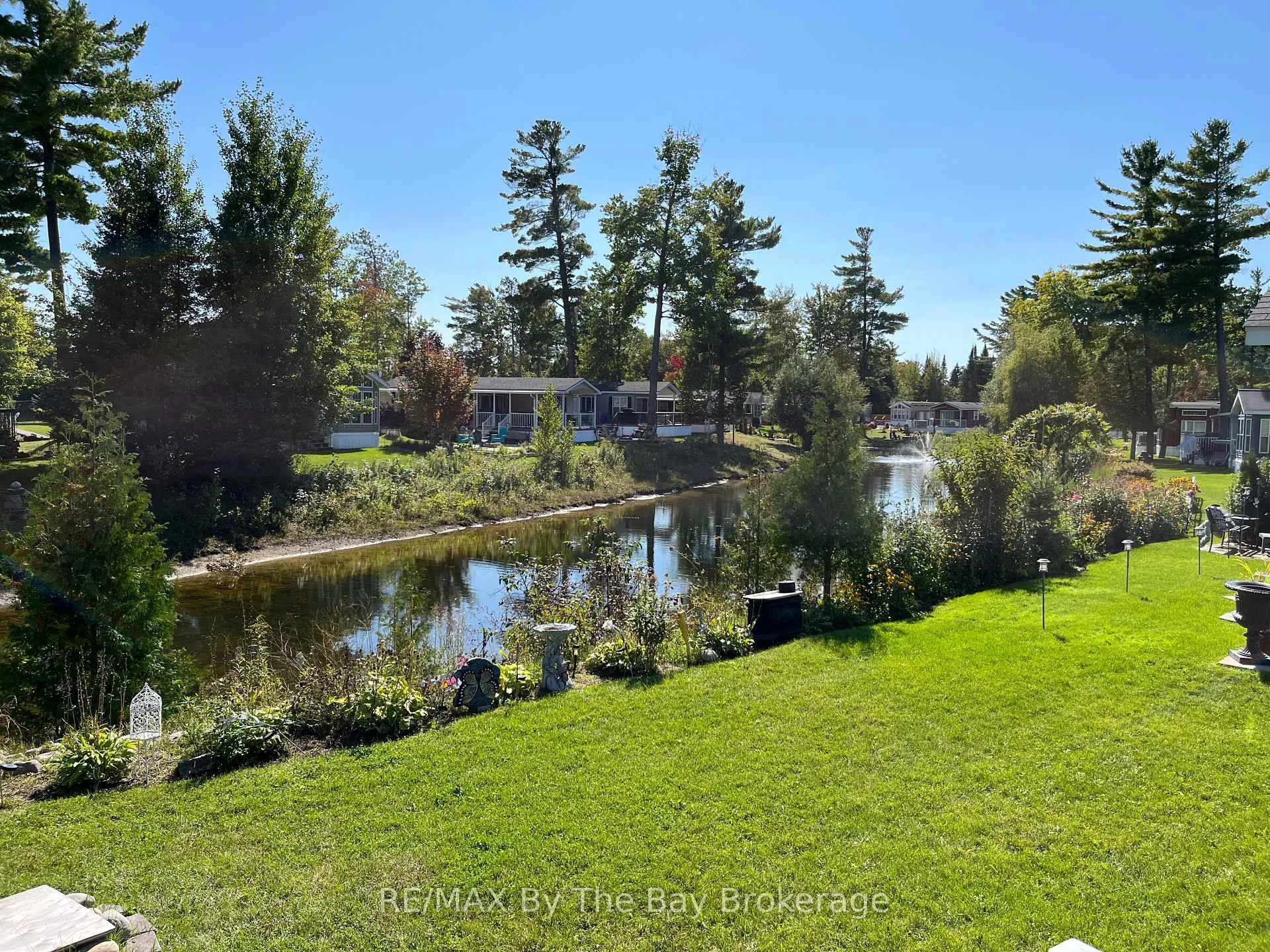 Photo 36 of 15 Kenora Trail, Wasaga Beach — HOMEH