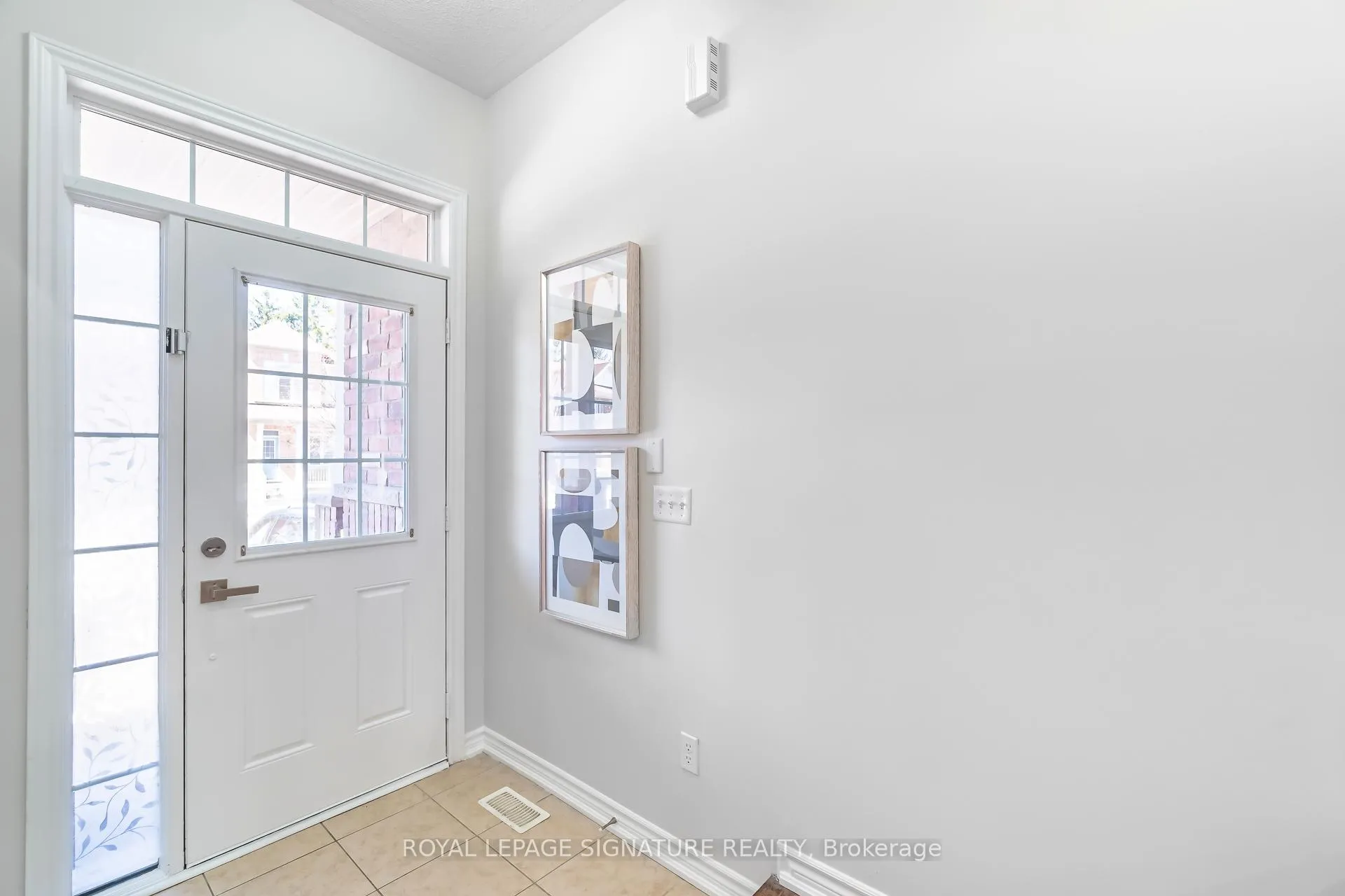 Photo 4 of 142 Maria Road, Markham, Wismer — HOMEH