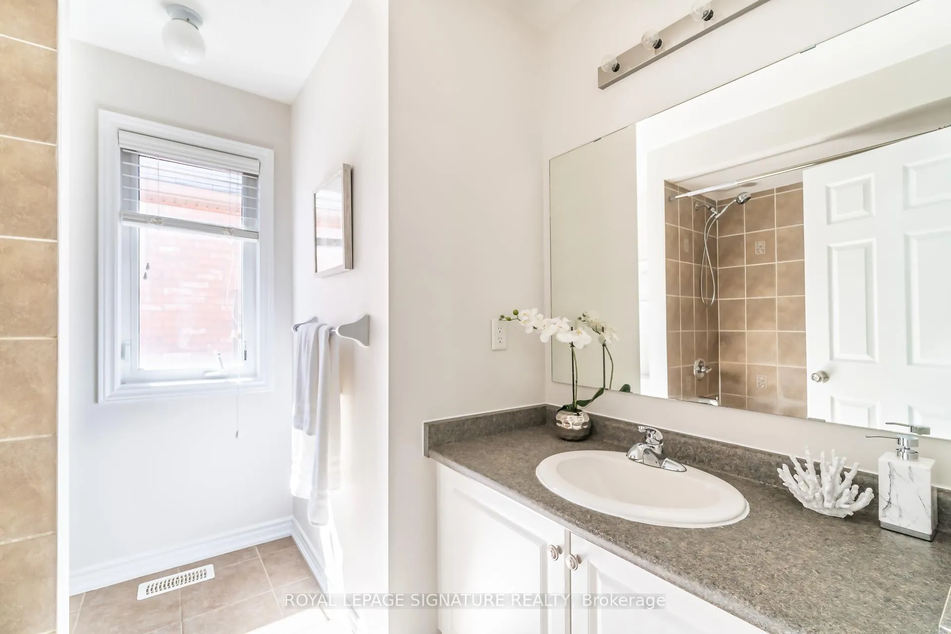 Photo 17 of 142 Maria Road, Markham, Wismer — HOMEH