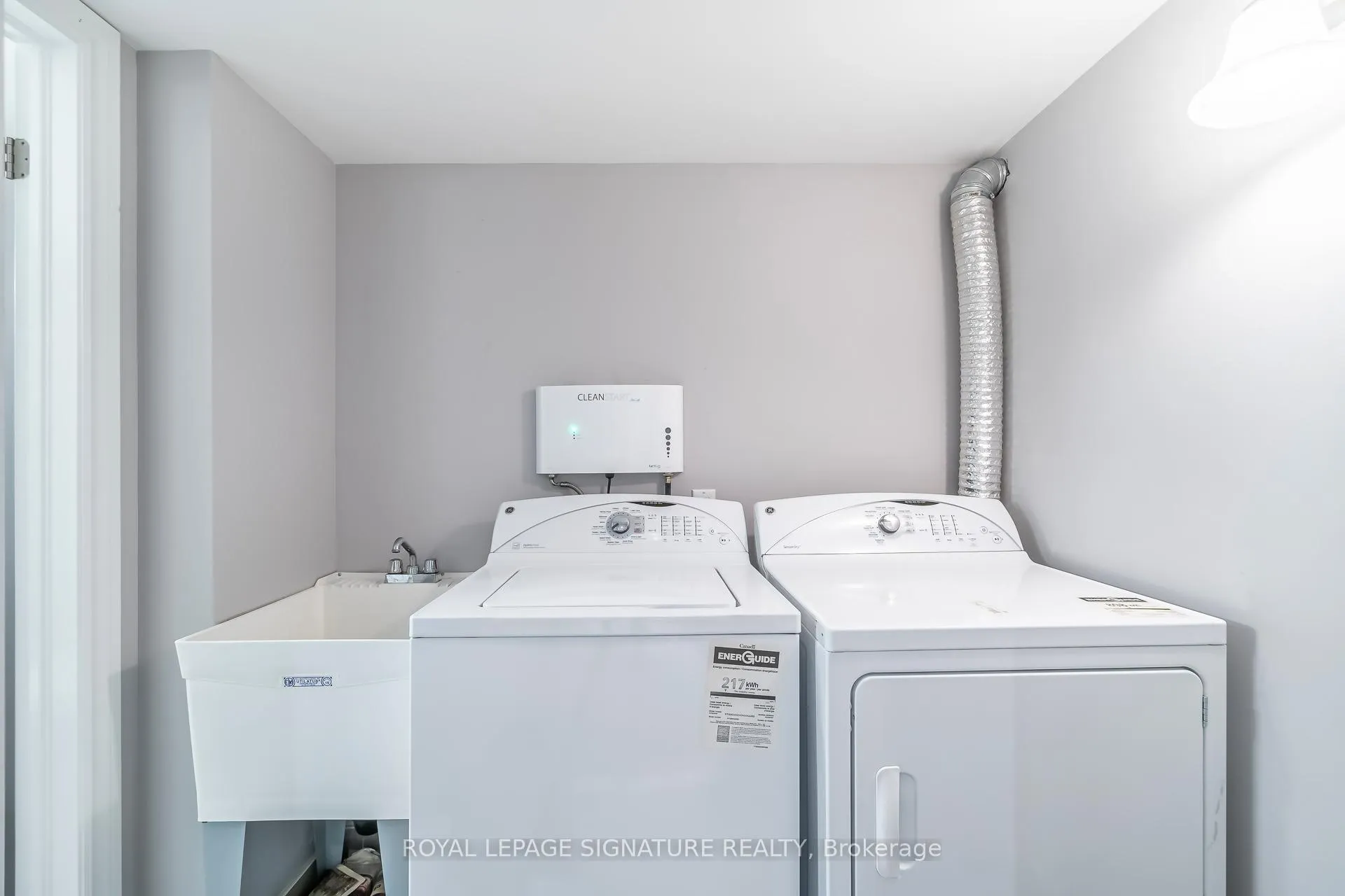 Photo 23 of 142 Maria Road, Markham, Wismer — HOMEH