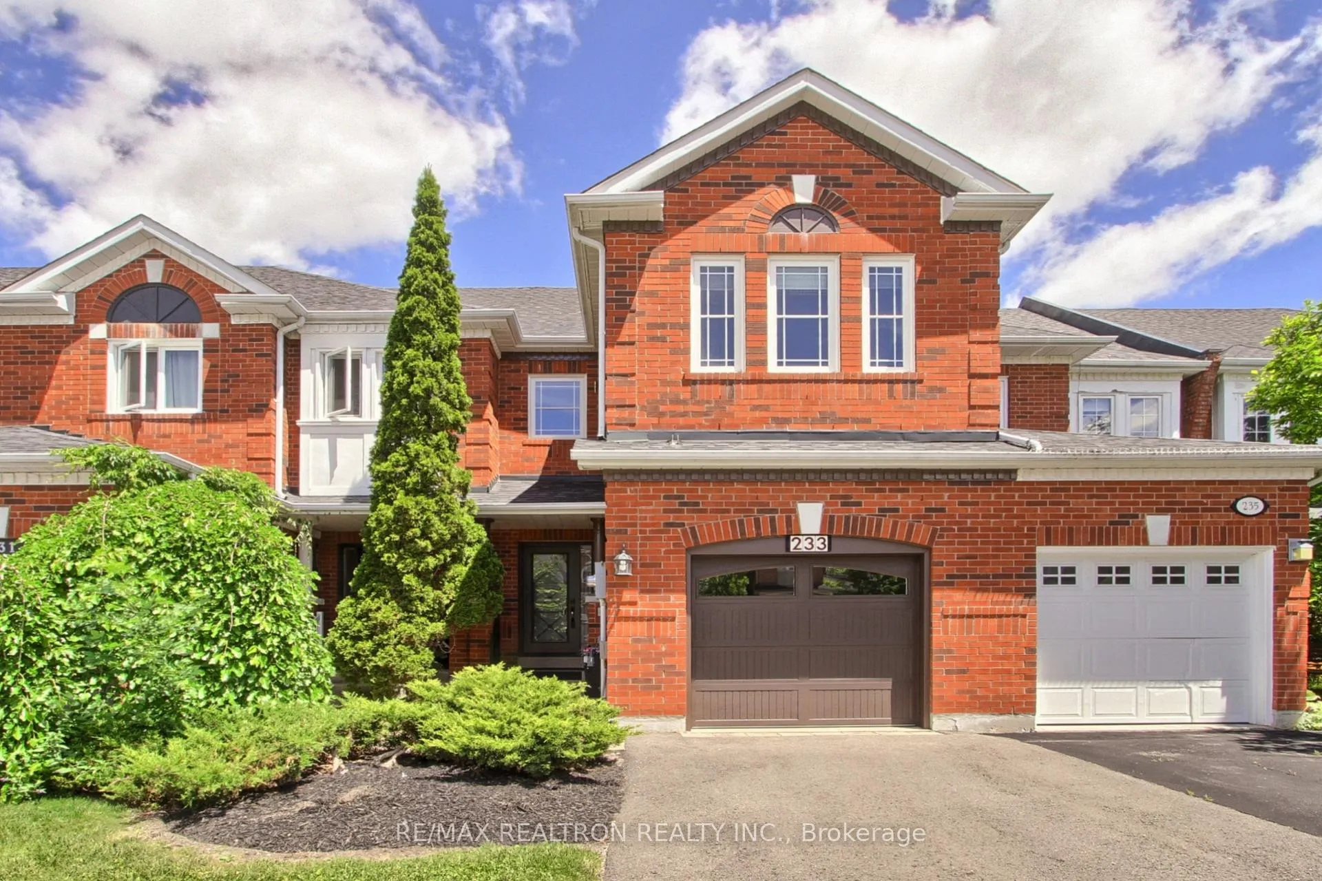 Photo 1 of 233 Denise Circle, Newmarket, Summerhill Estates — HOMEH
