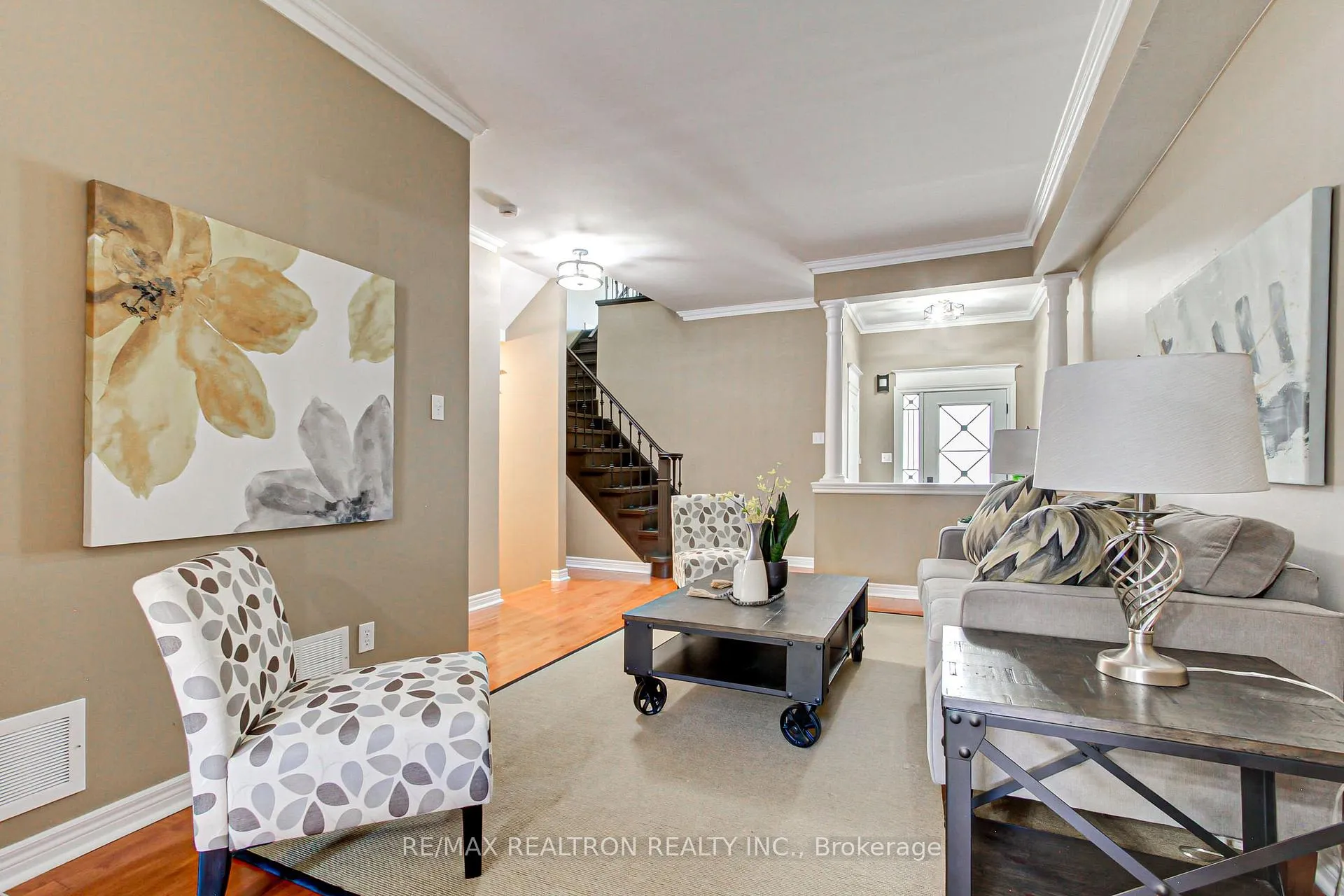 Photo 8 of 233 Denise Circle, Newmarket, Summerhill Estates — HOMEH