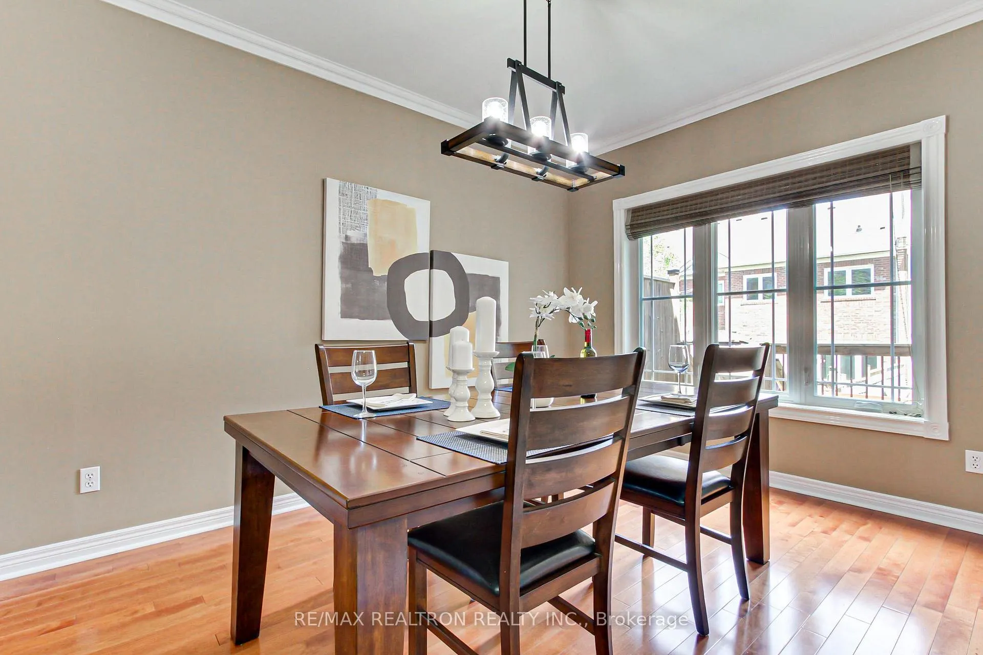 Photo 9 of 233 Denise Circle, Newmarket, Summerhill Estates — HOMEH