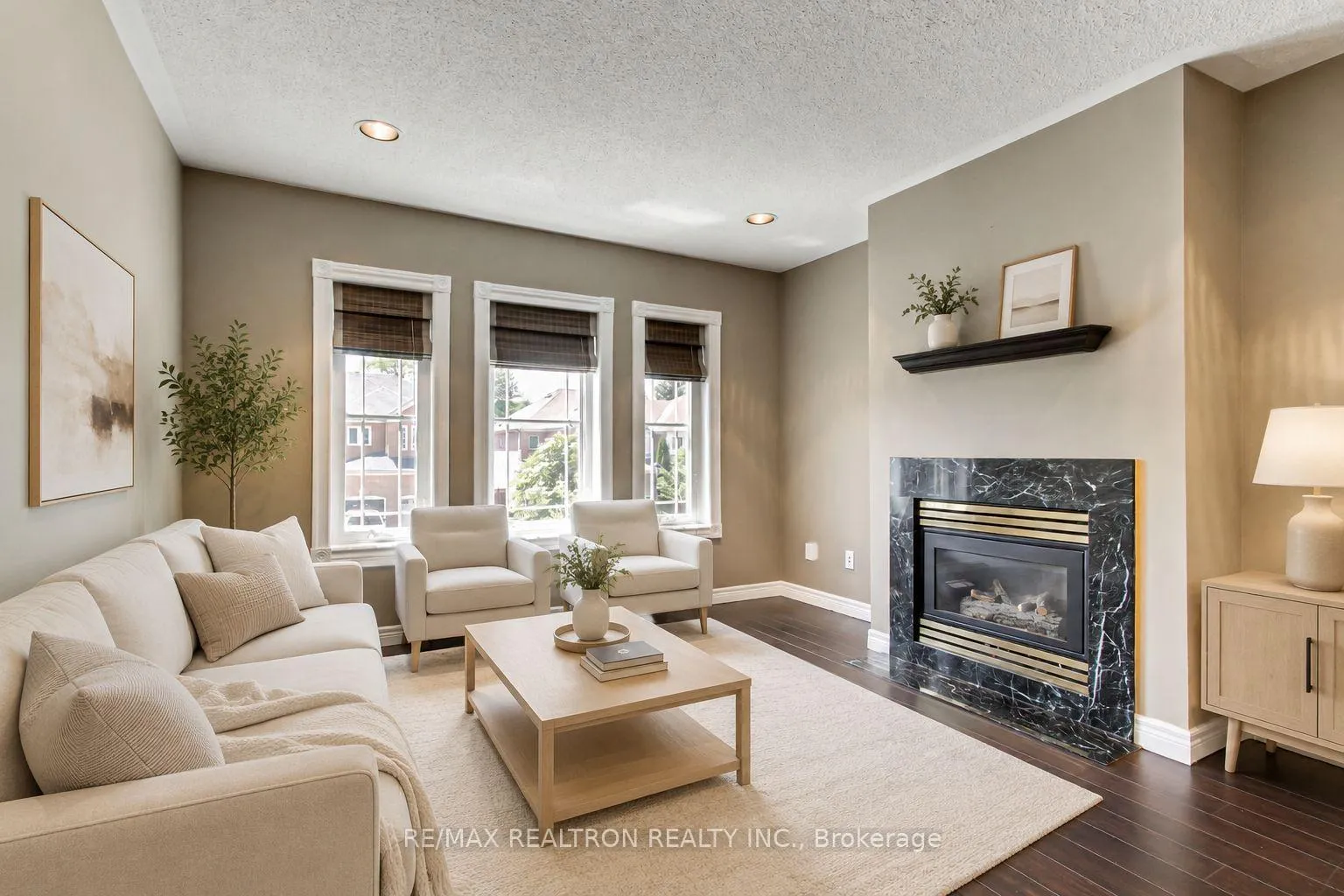 Photo 17 of 233 Denise Circle, Newmarket, Summerhill Estates — HOMEH