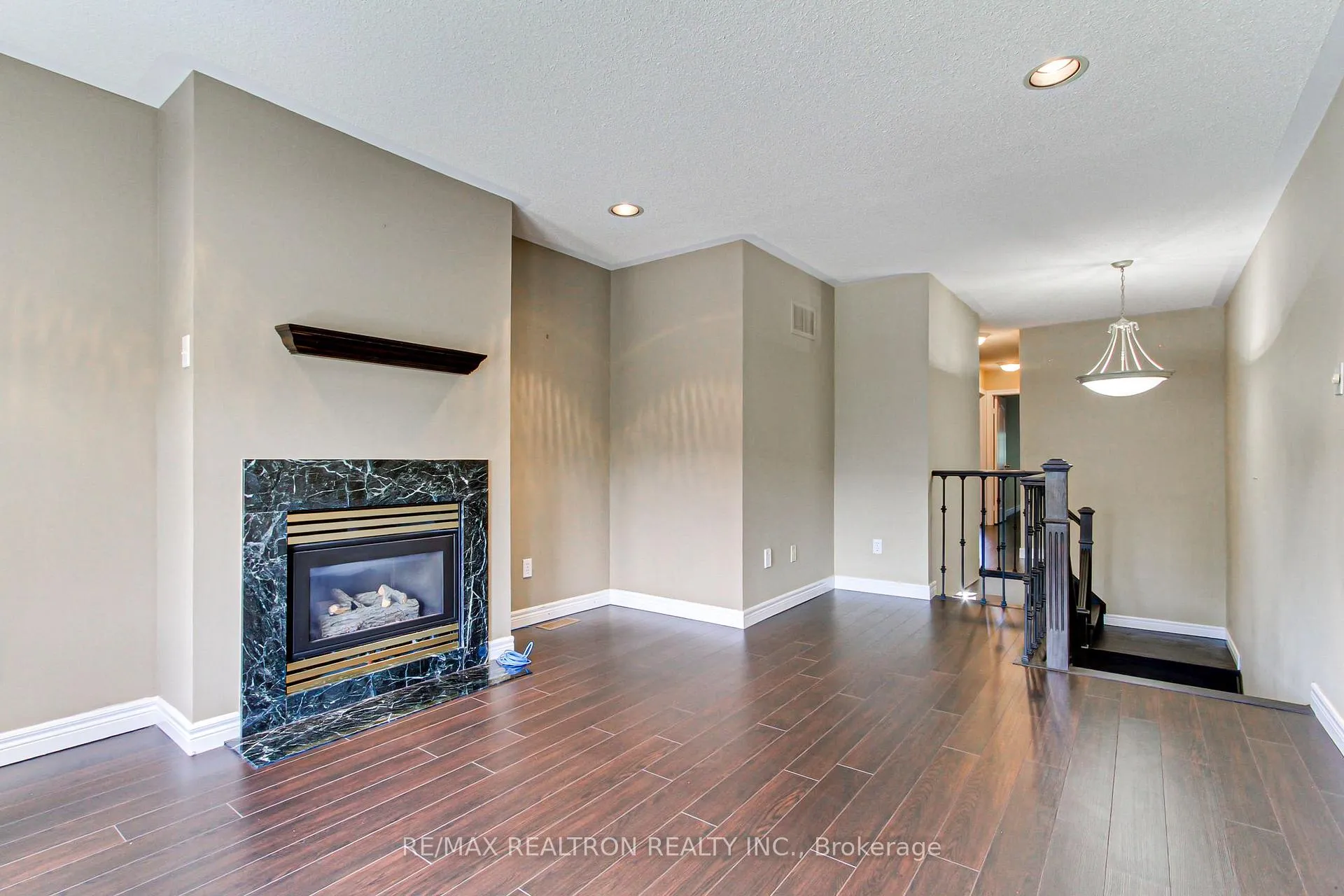 Photo 19 of 233 Denise Circle, Newmarket, Summerhill Estates — HOMEH