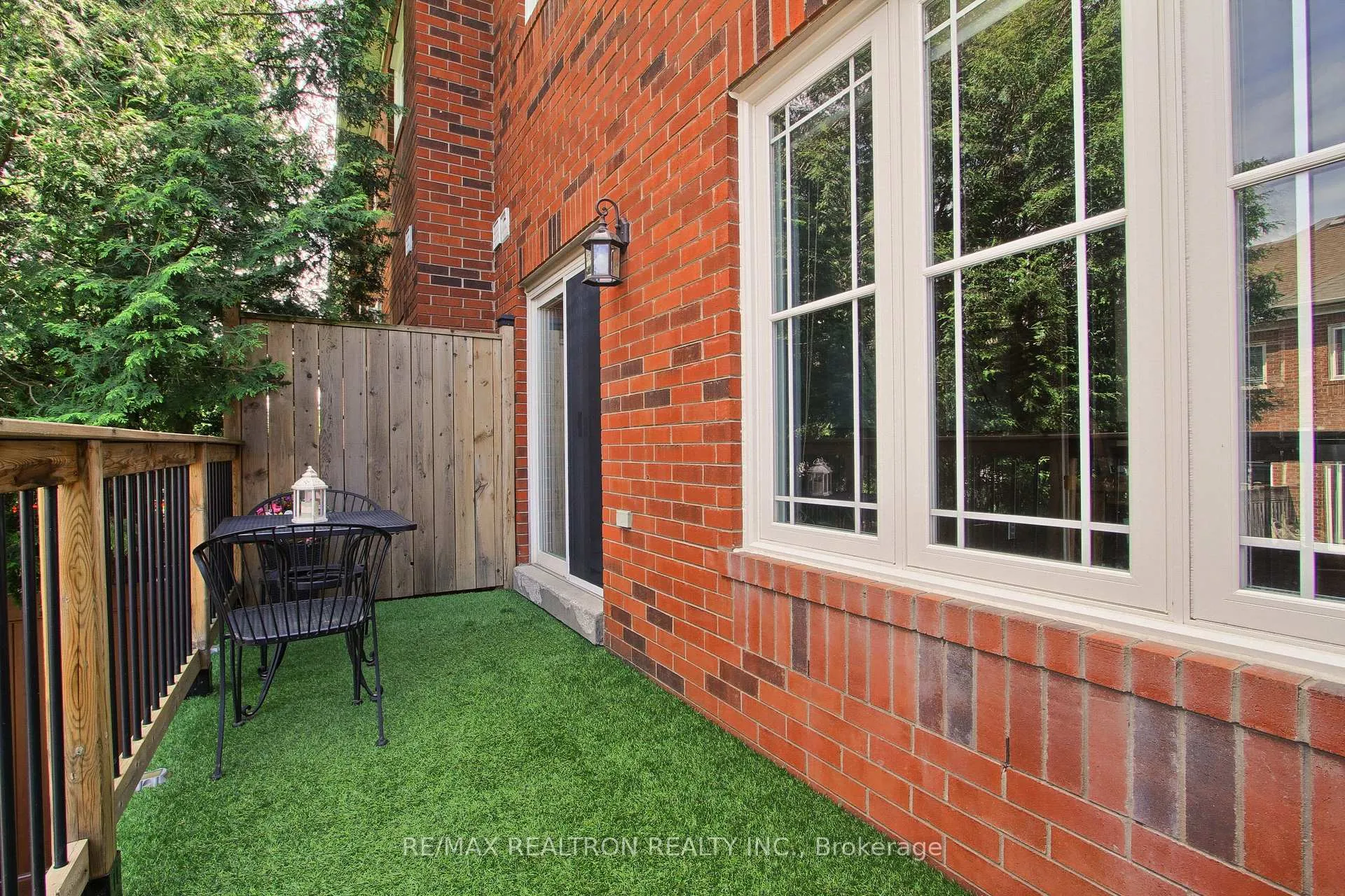 Photo 28 of 233 Denise Circle, Newmarket, Summerhill Estates — HOMEH