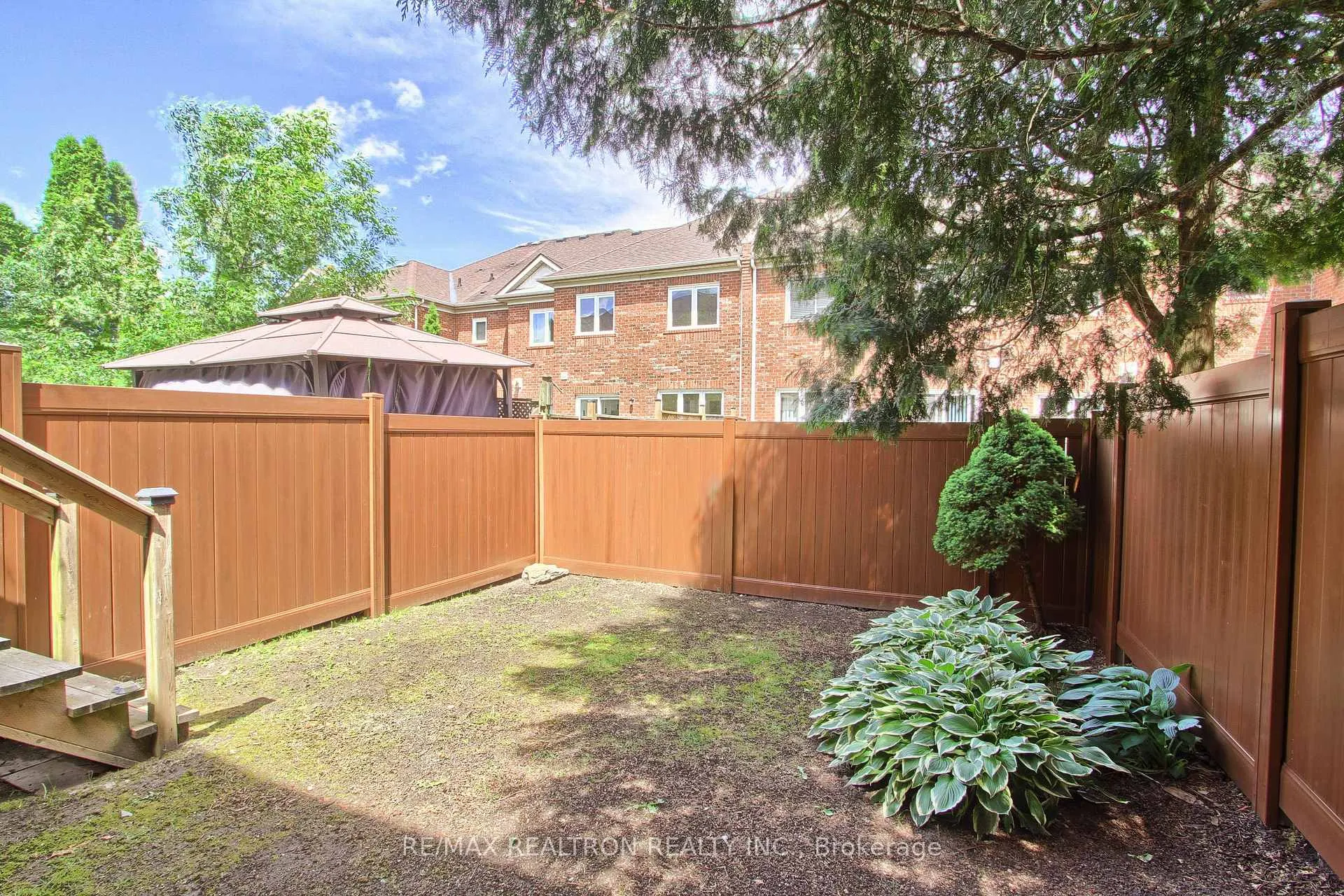 Photo 30 of 233 Denise Circle, Newmarket, Summerhill Estates — HOMEH