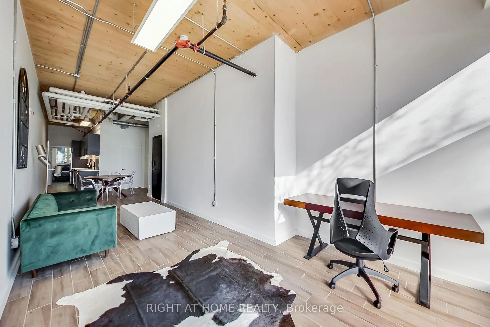 Photo 3 of Unit 101, 1602 Queen Street E, Toronto, Greenwood-Coxwell — HOMEH