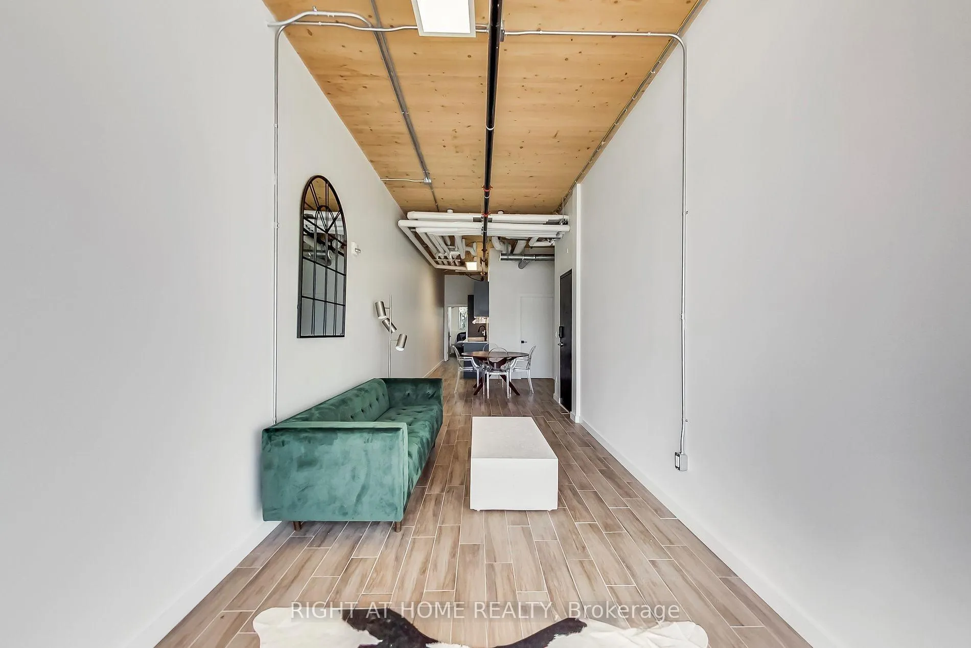 Photo 4 of Unit 101, 1602 Queen Street E, Toronto, Greenwood-Coxwell — HOMEH