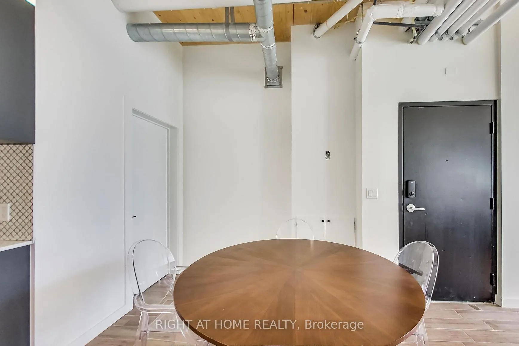 Photo 7 of Unit 101, 1602 Queen Street E, Toronto, Greenwood-Coxwell — HOMEH