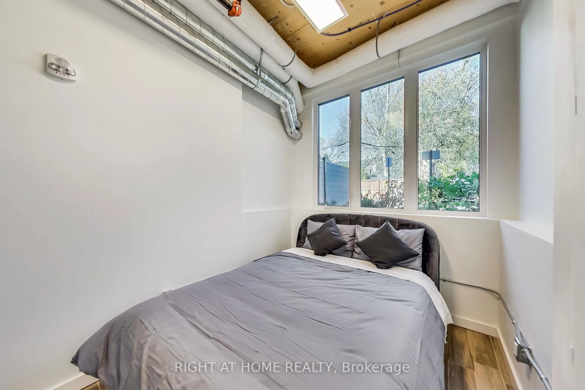 Photo 13 of Unit 101, 1602 Queen Street E, Toronto, Greenwood-Coxwell — HOMEH