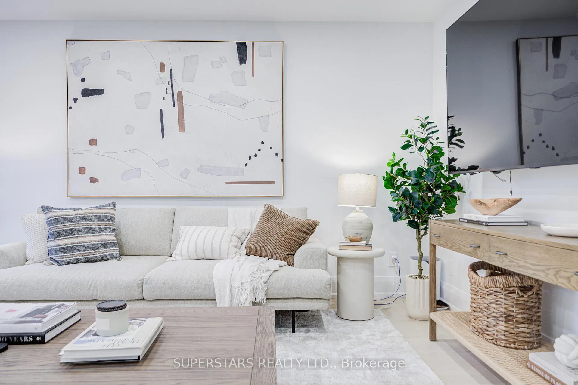Photo 3 of 163 Brucker Road, Barrie, Holly — HOMEH