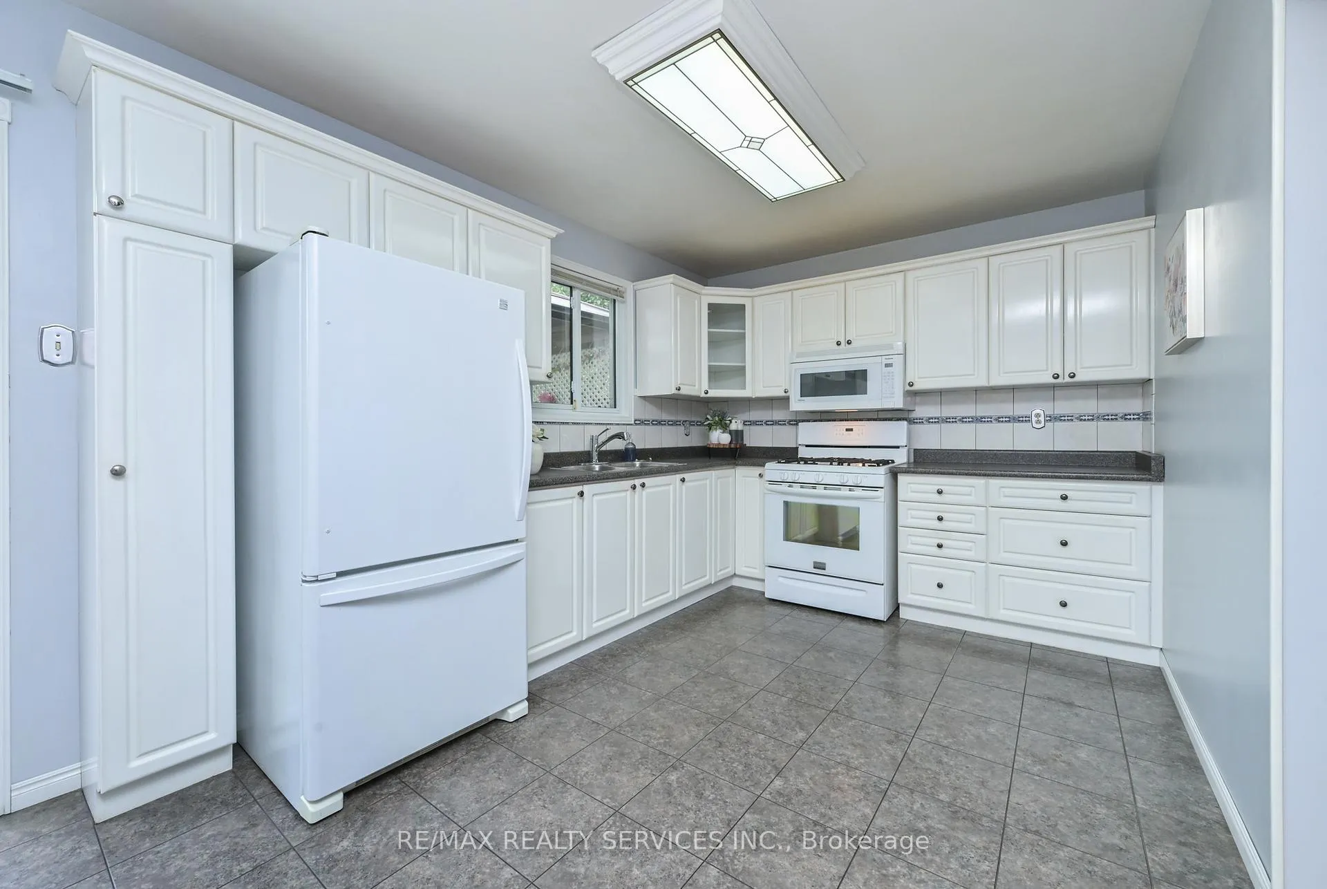 Photo 4 of 47 Grassington Crescent, Brampton, Northgate — HOMEH