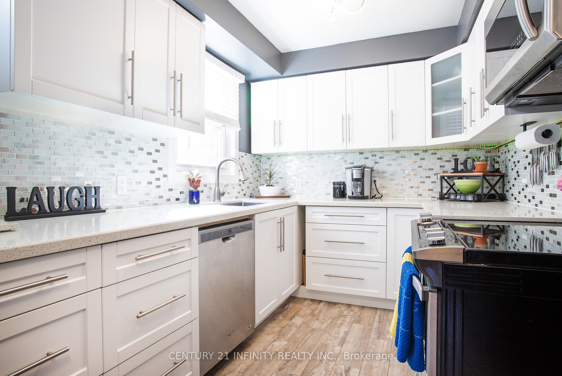 Photo 11 of 17 Prout Drive, Clarington, Bowmanville — HOMEH