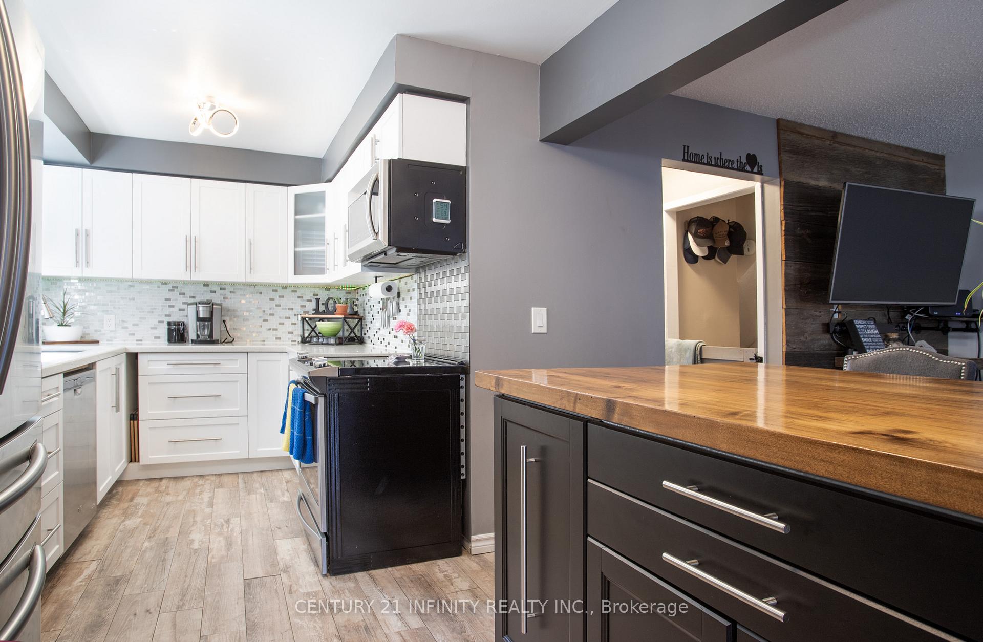 Photo 12 of 17 Prout Drive, Clarington, Bowmanville — HOMEH