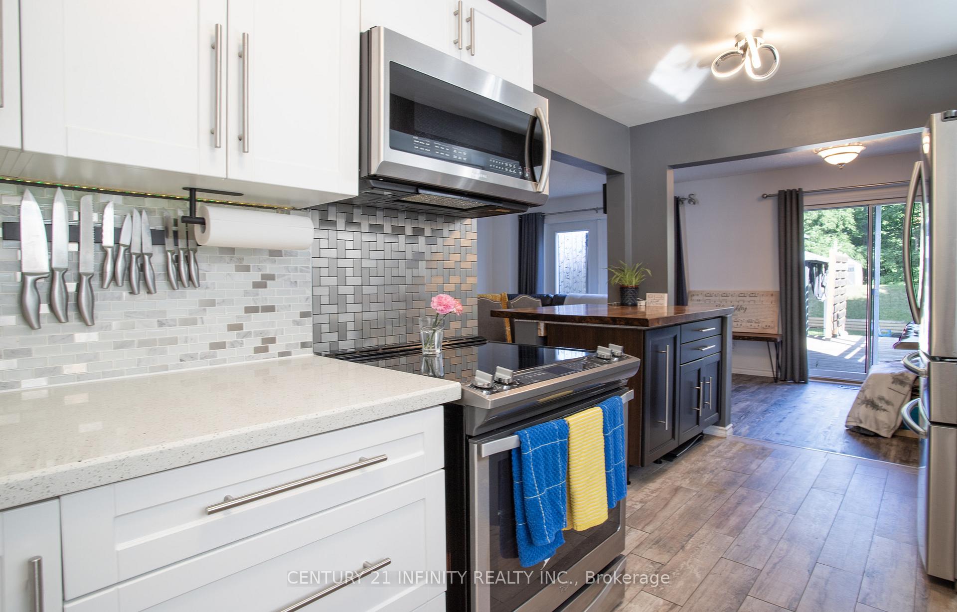 Photo 13 of 17 Prout Drive, Clarington, Bowmanville — HOMEH
