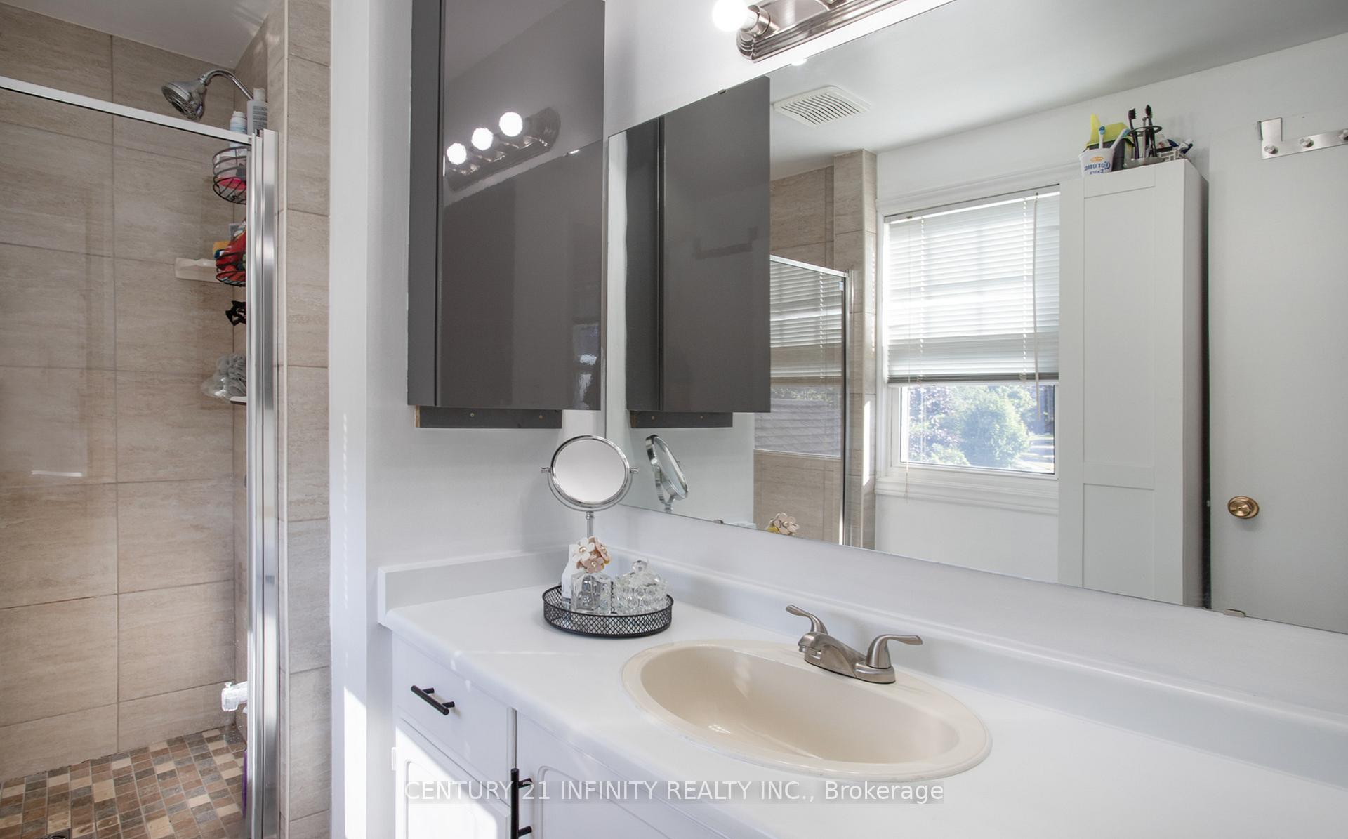 Photo 17 of 17 Prout Drive, Clarington, Bowmanville — HOMEH
