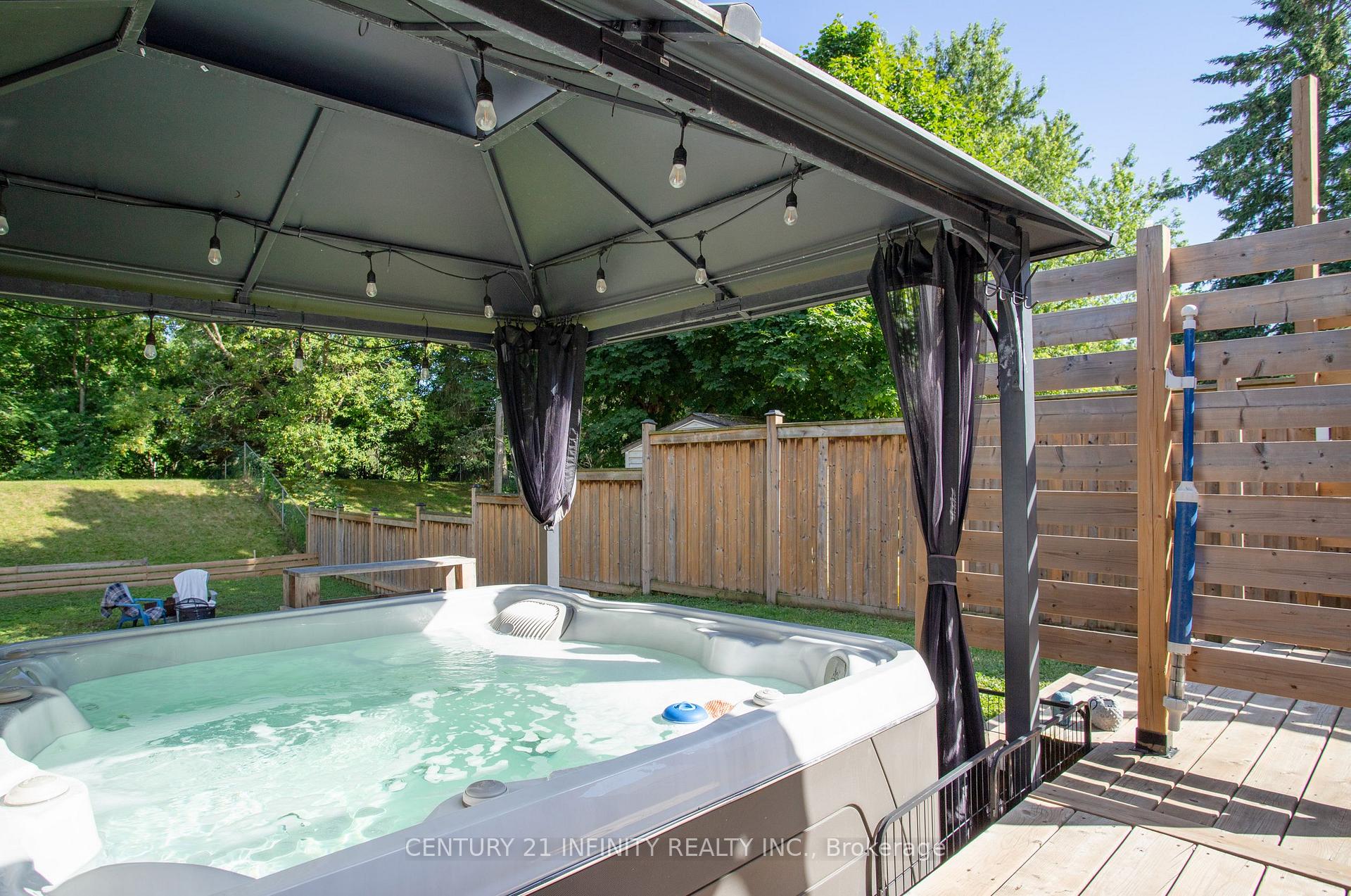 Photo 30 of 17 Prout Drive, Clarington, Bowmanville — HOMEH