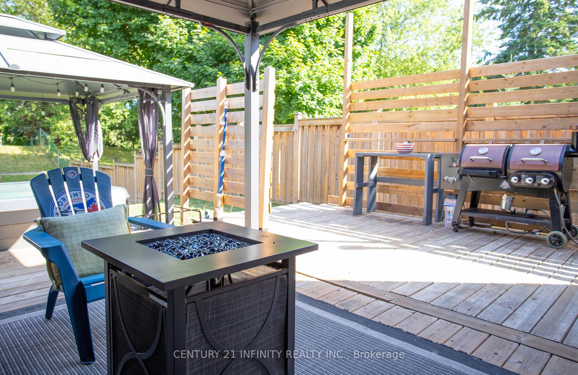 Photo 33 of 17 Prout Drive, Clarington, Bowmanville — HOMEH