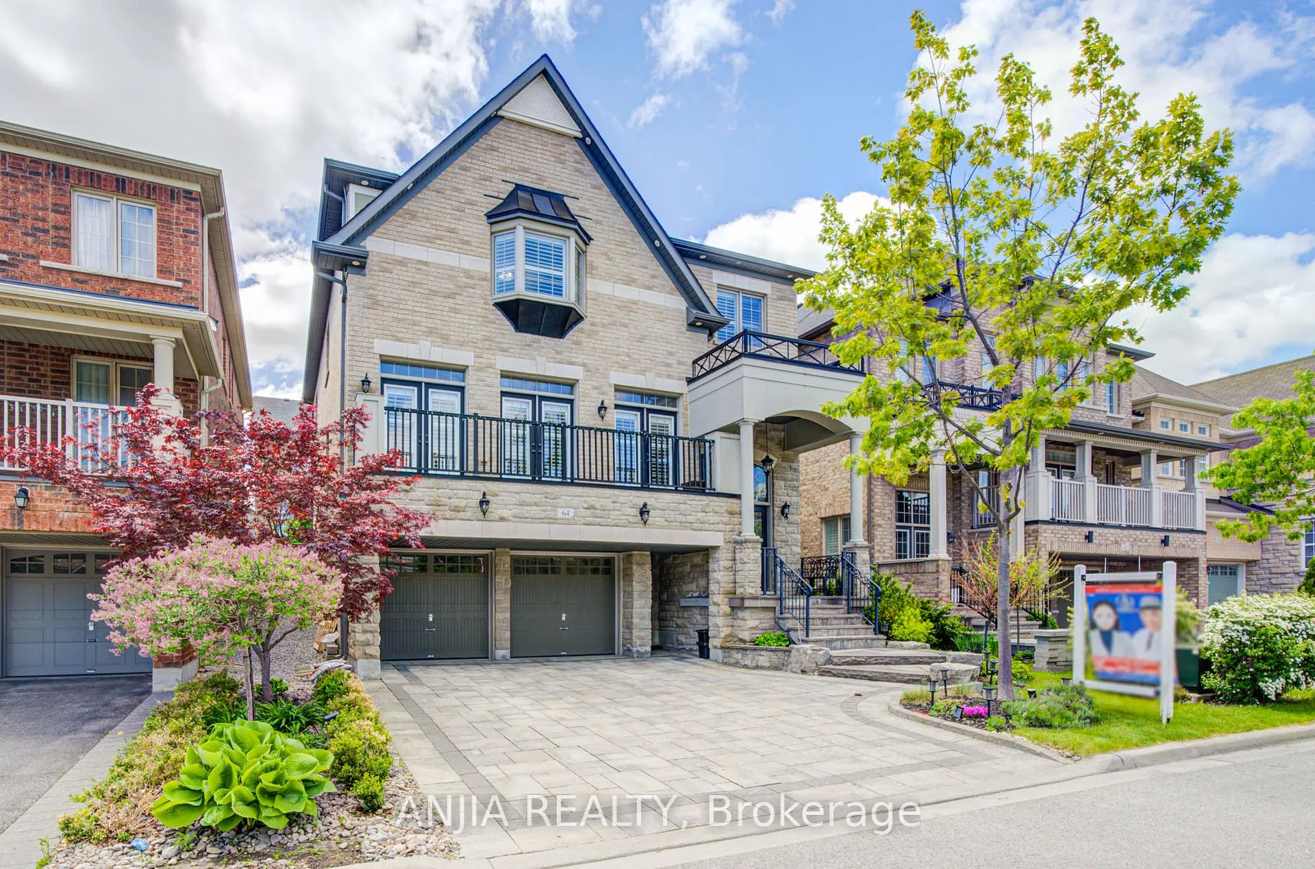 Photo 2 of 64 Frederick Stamm Crescent, Markham, Berczy — HOMEH